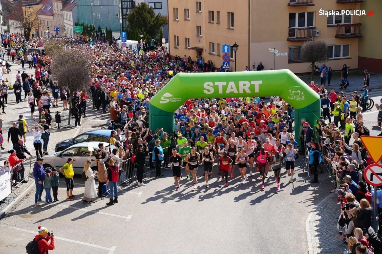 Zdjęcie w galerii na portalu naszraciborz.pl: Sukces Mateusza Wolnika w Półmaratonie Ślężańskim wiadomości z regionu