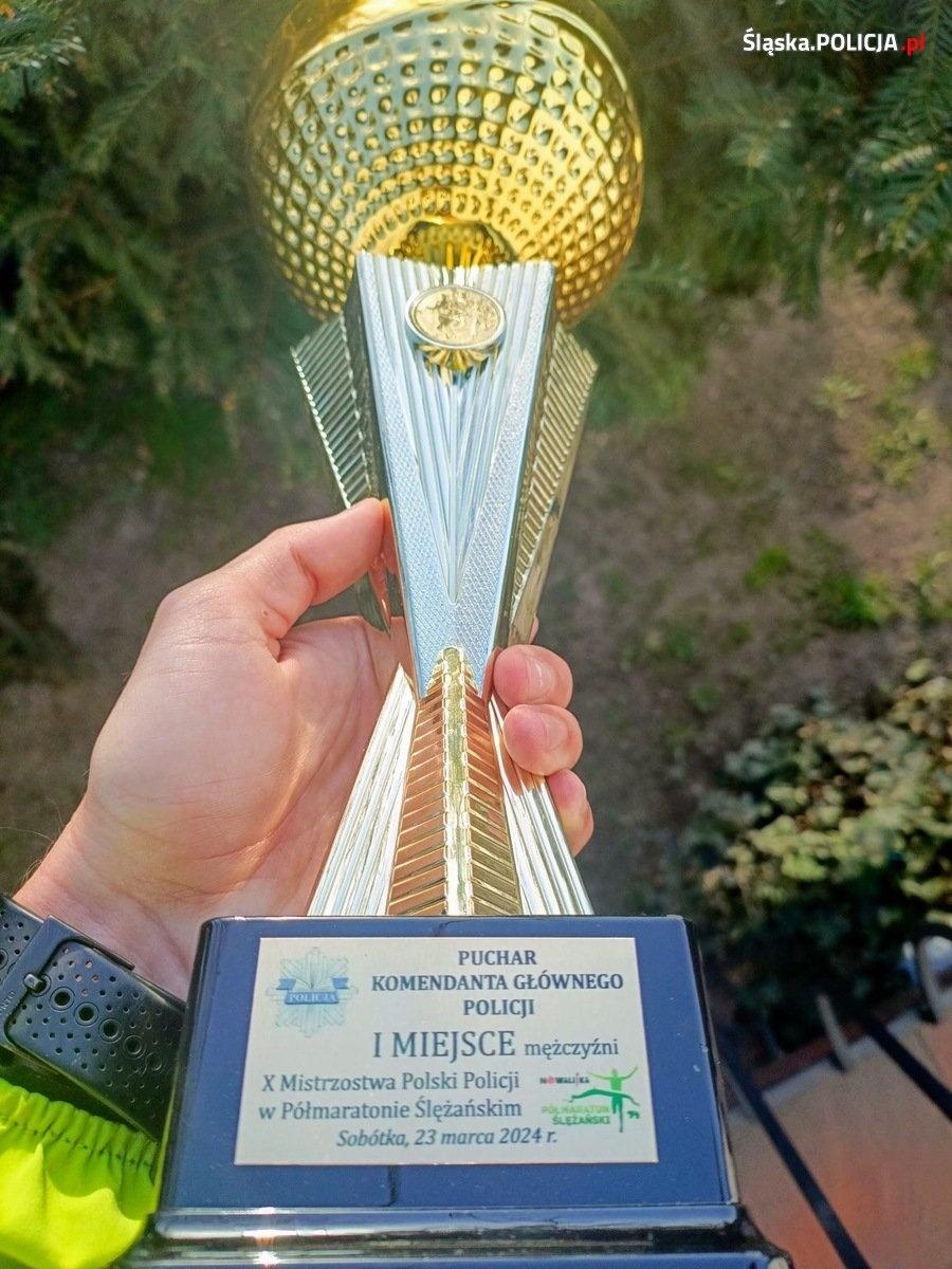 Zdjęcie w galerii na portalu naszraciborz.pl: Sukces Mateusza Wolnika w Półmaratonie Ślężańskim wiadomości z regionu