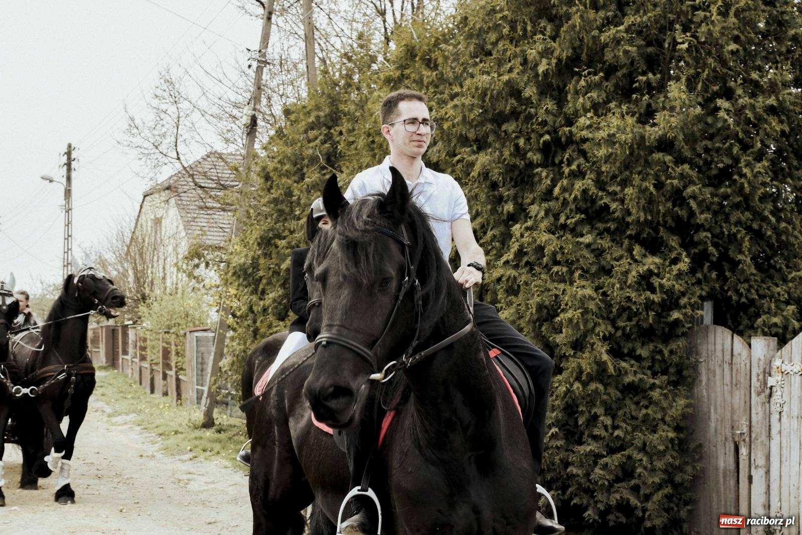 Zdjęcie w galerii na portalu naszraciborz.pl: W Zawadzie Książęcej procesja ma już 40-letnią tradycję [FOTO i WIDEO] wiadomości z regionu