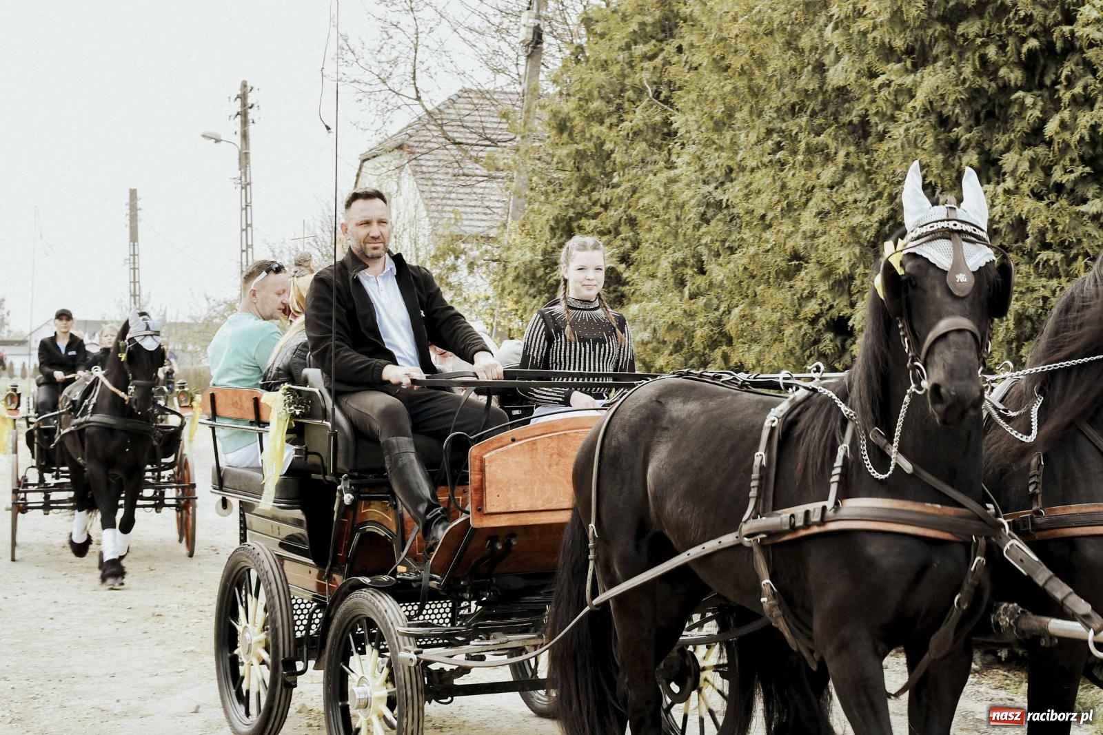Zdjęcie w galerii na portalu naszraciborz.pl: W Zawadzie Książęcej procesja ma już 40-letnią tradycję [FOTO i WIDEO] wiadomości z regionu