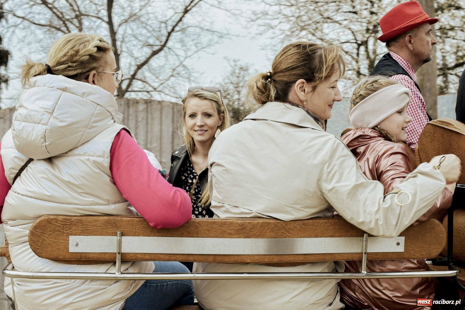 Zdjęcie w galerii na portalu naszraciborz.pl: W Zawadzie Książęcej procesja ma już 40-letnią tradycję [FOTO i WIDEO] wiadomości z regionu