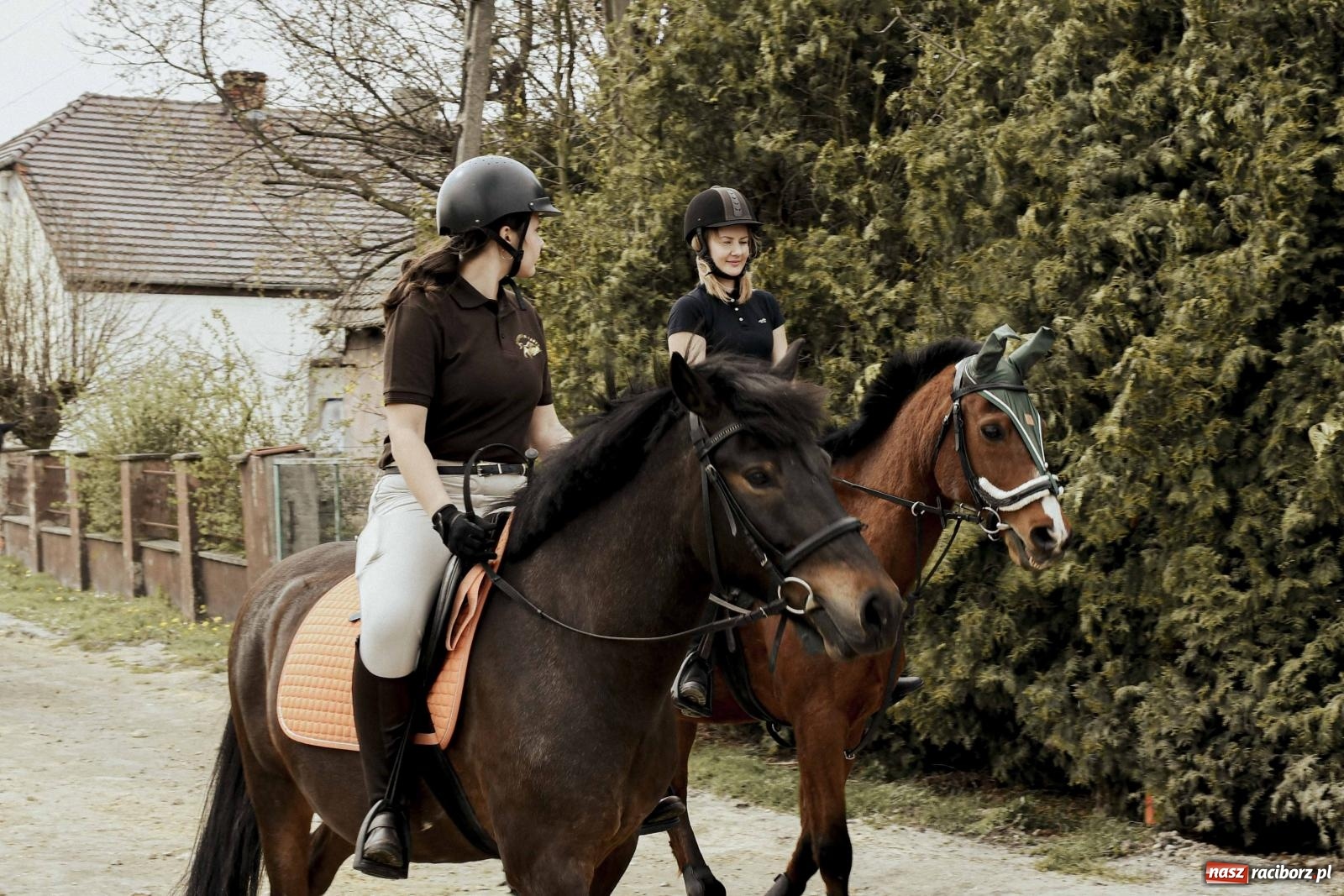 Zdjęcie w galerii na portalu naszraciborz.pl: W Zawadzie Książęcej procesja ma już 40-letnią tradycję [FOTO i WIDEO] wiadomości z regionu