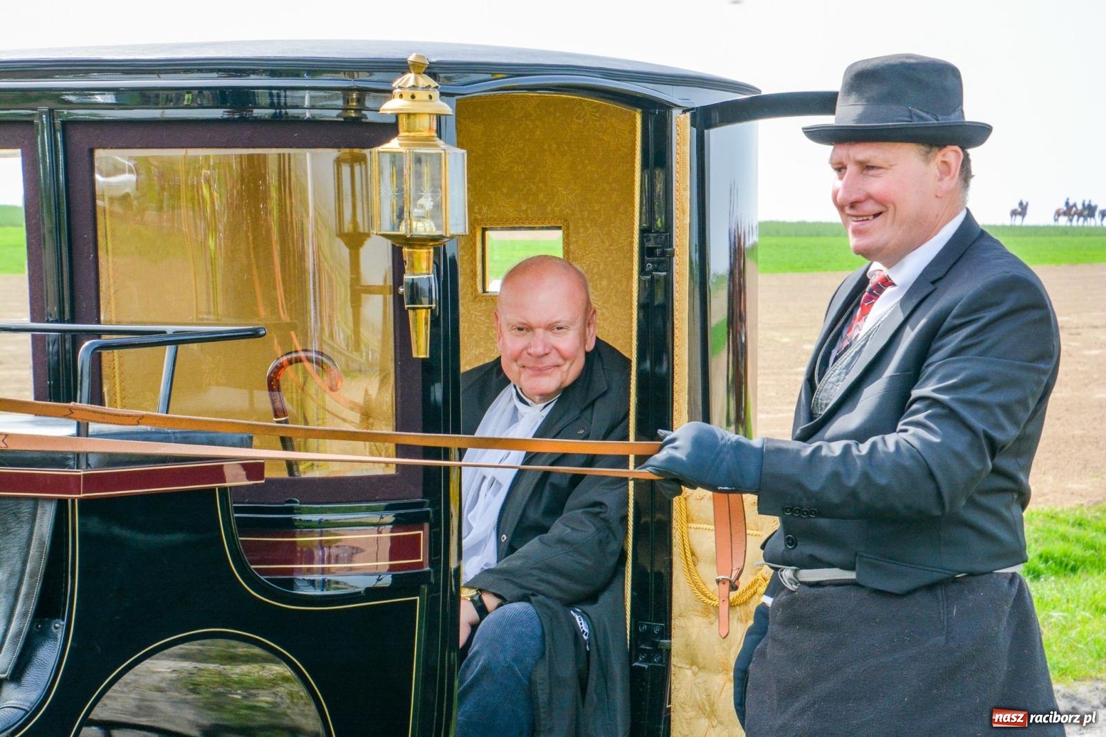 Zdjęcie w galerii na portalu naszraciborz.pl: Setka koni na procesji wielkanocnej w Bieńkowicach [FOTO i WIDEO] wiadomości z regionu