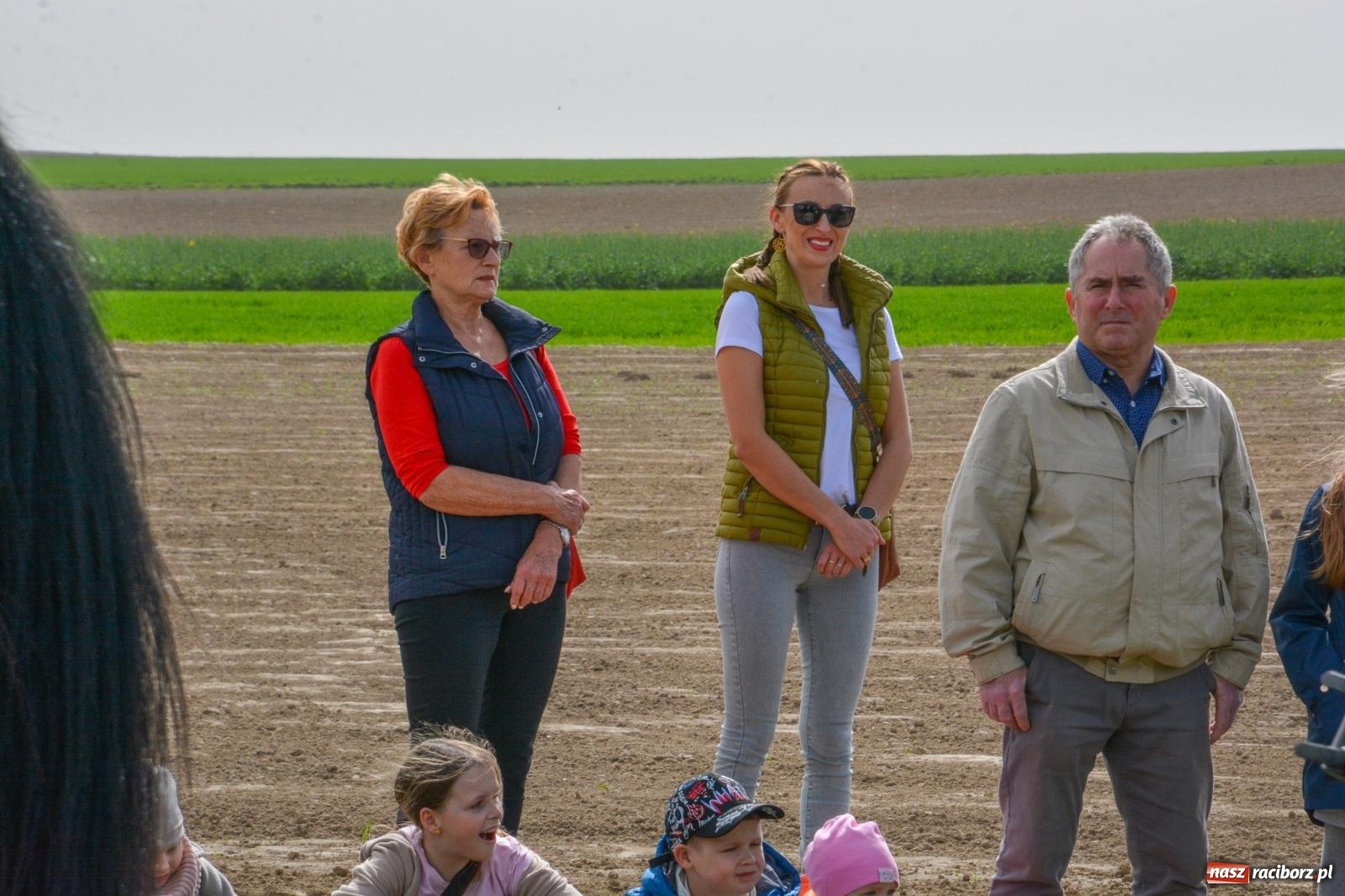Zdjęcie w galerii na portalu naszraciborz.pl: Setka koni na procesji wielkanocnej w Bieńkowicach [FOTO i WIDEO] wiadomości z regionu