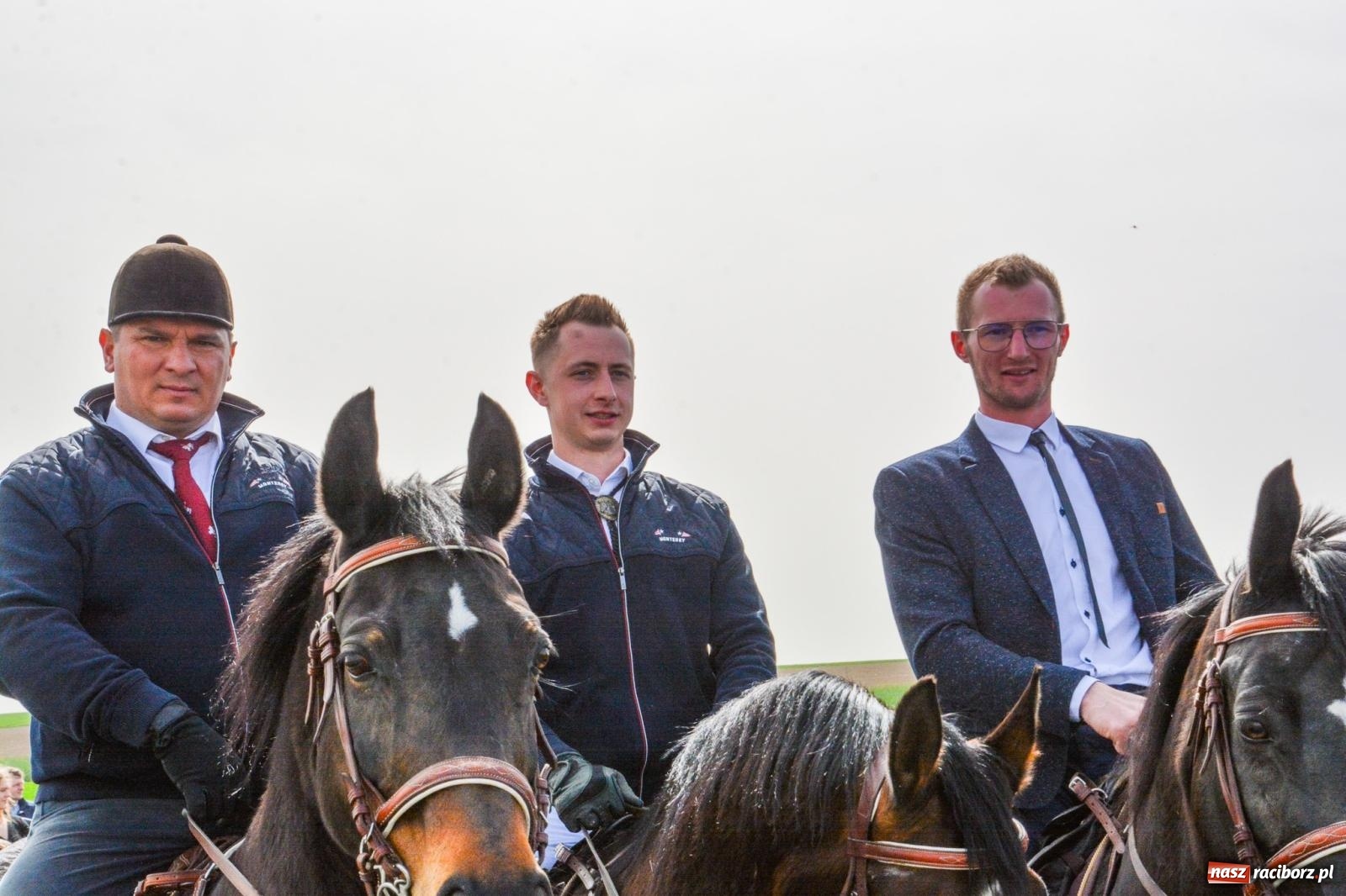 Zdjęcie w galerii na portalu naszraciborz.pl: Setka koni na procesji wielkanocnej w Bieńkowicach [FOTO i WIDEO] wiadomości z regionu