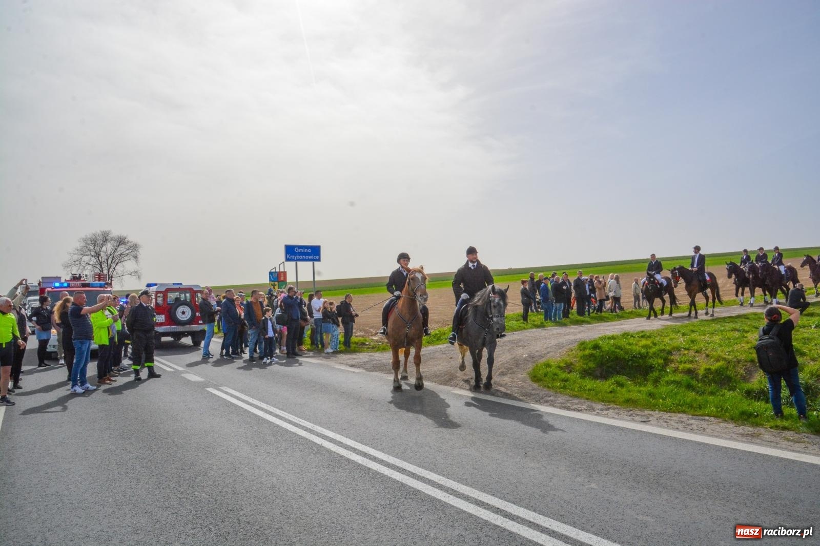Zdjęcie w galerii na portalu naszraciborz.pl: Setka koni na procesji wielkanocnej w Bieńkowicach [FOTO i WIDEO] wiadomości z regionu