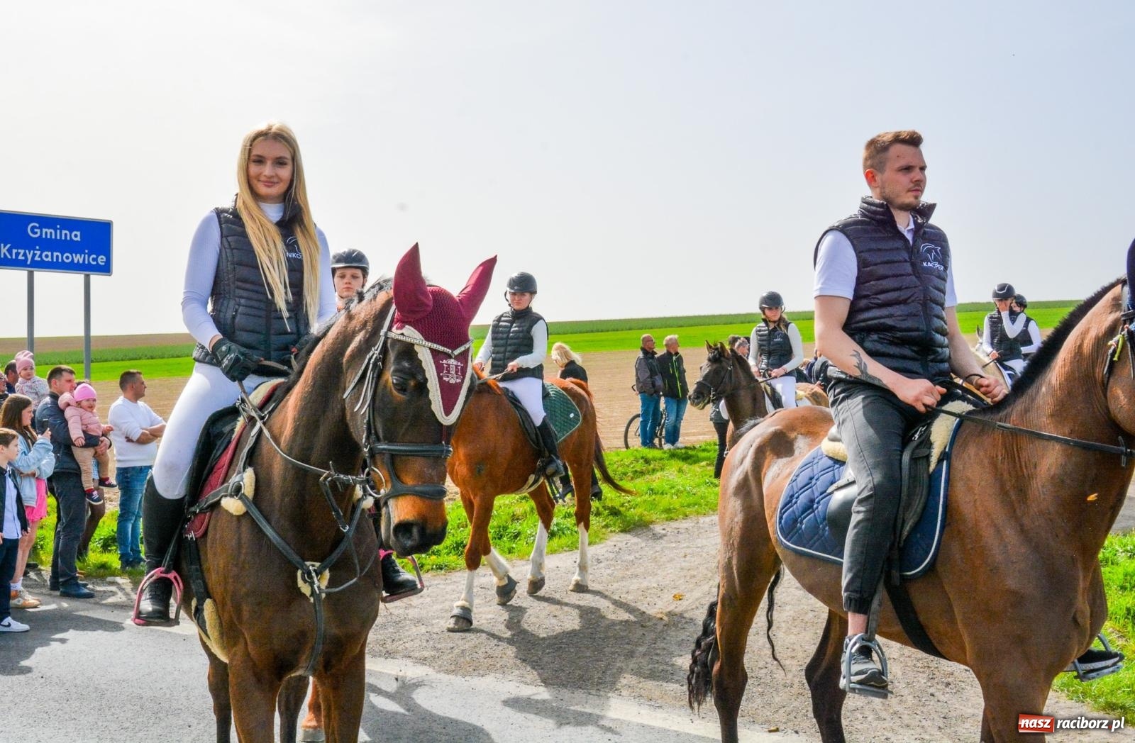 Zdjęcie w galerii na portalu naszraciborz.pl: Setka koni na procesji wielkanocnej w Bieńkowicach [FOTO i WIDEO] wiadomości z regionu