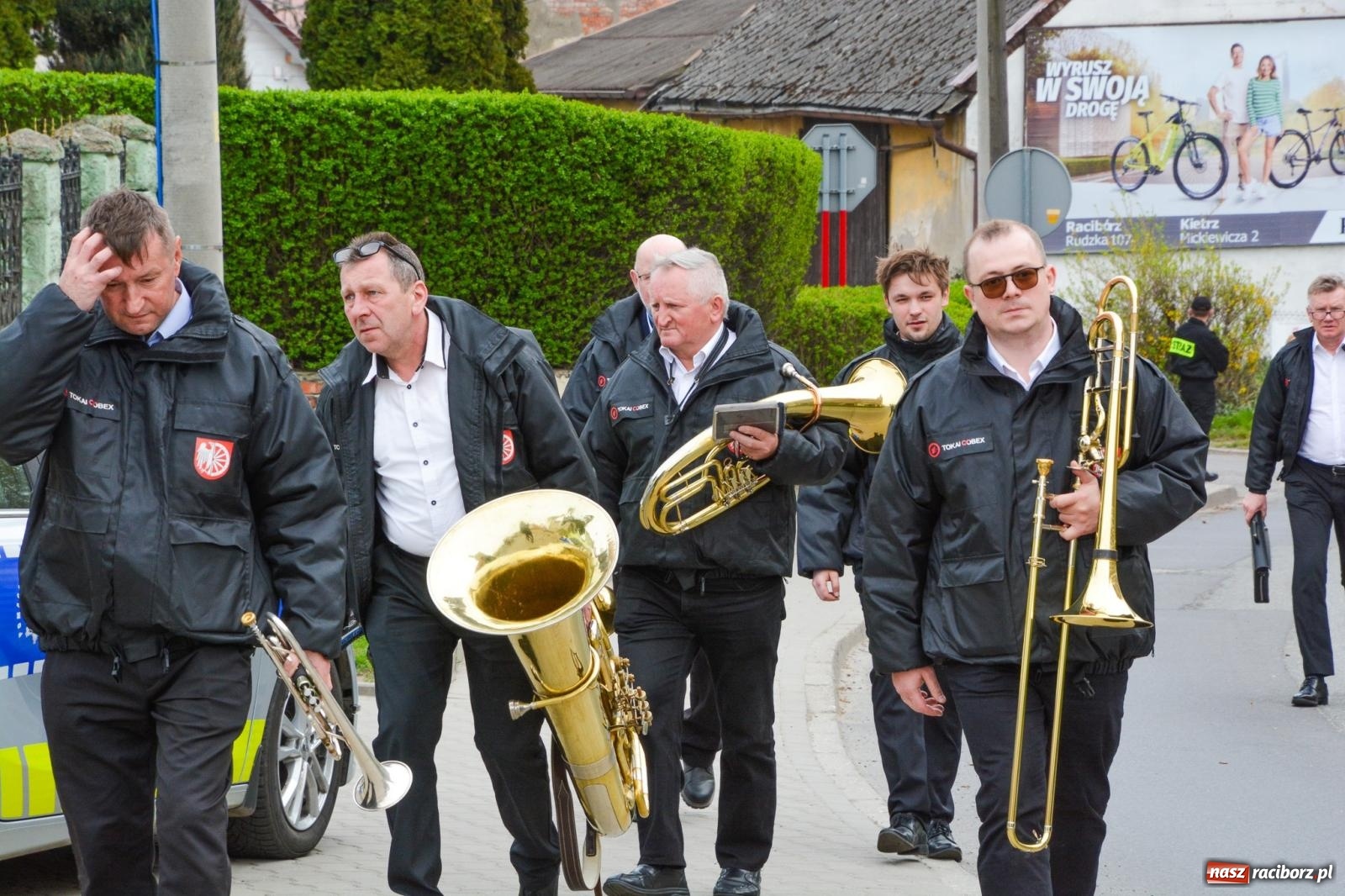 Zdjęcie w galerii na portalu naszraciborz.pl: Metropolita, Indianie i kowboje na wielkanocnej procesji konnej w Pietrowicach Wielkich [FOTO i WIDEO] wiadomości z regionu