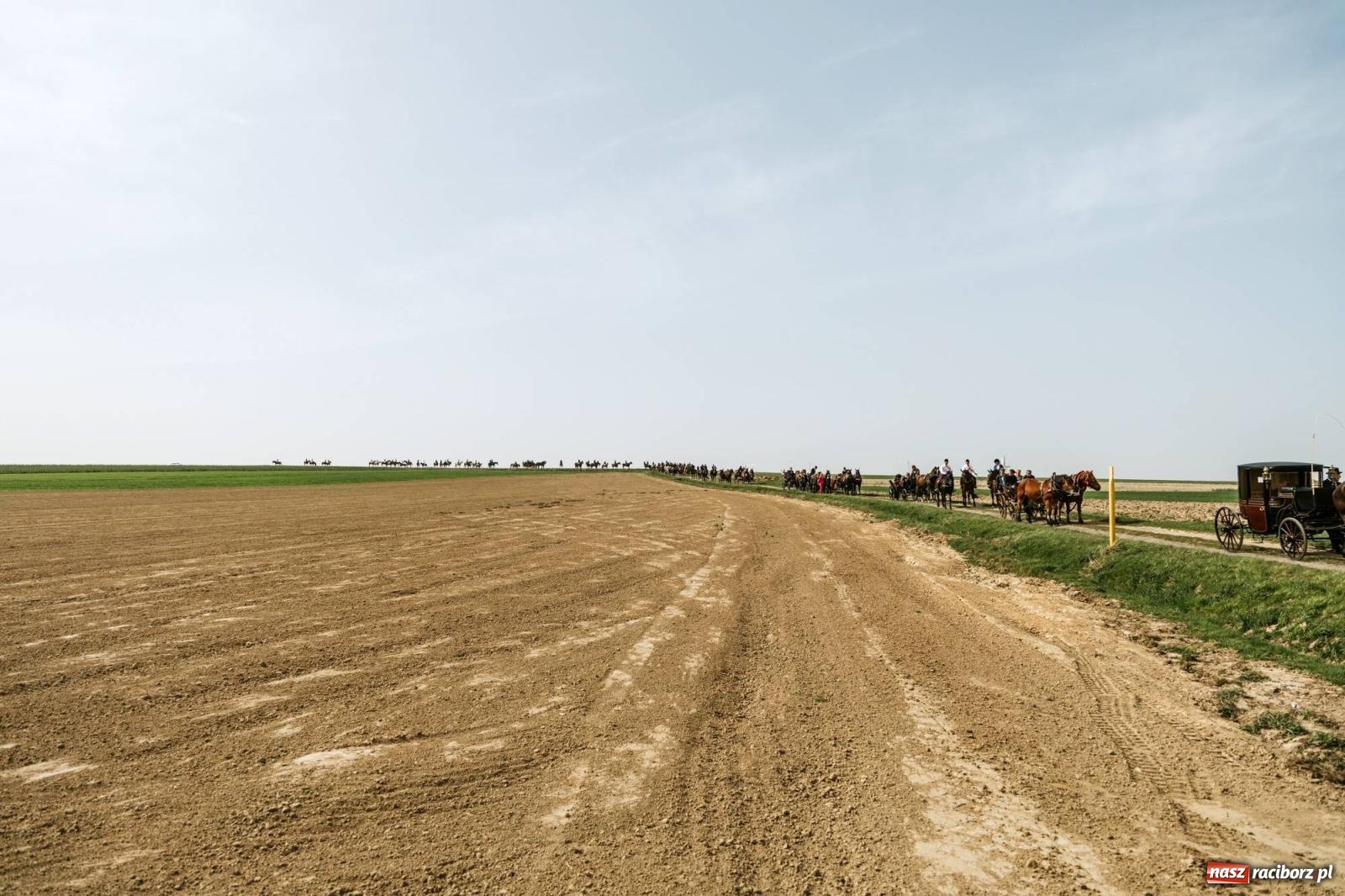 Zdjęcie w galerii na portalu naszraciborz.pl: Procesje konne w Bieńkowicach, Pietrowicach Wielkich i Sudole [FOTO] wiadomości z regionu