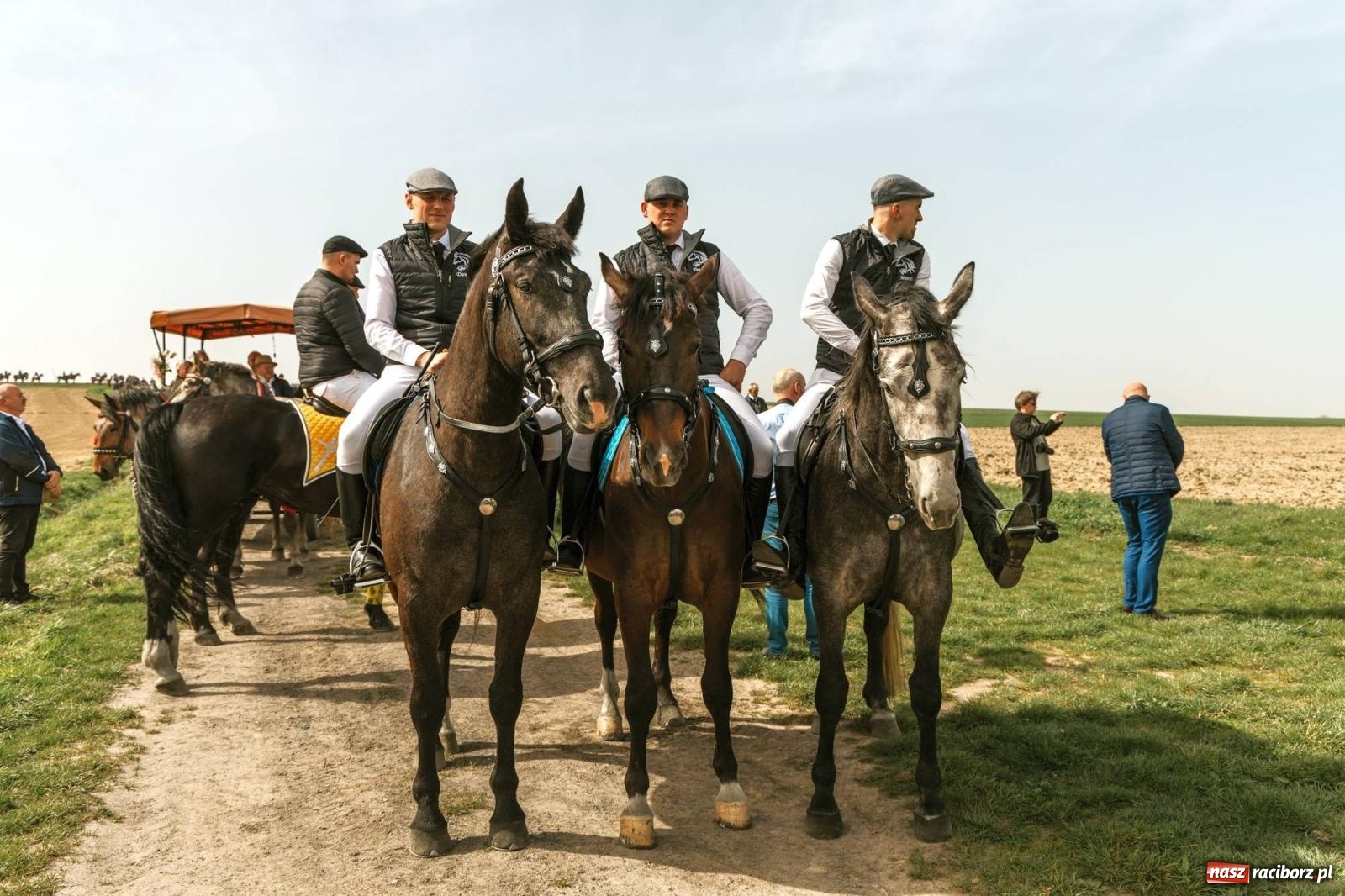 Zdjęcie w galerii na portalu naszraciborz.pl: Procesje konne w Bieńkowicach, Pietrowicach Wielkich i Sudole [FOTO] wiadomości z regionu