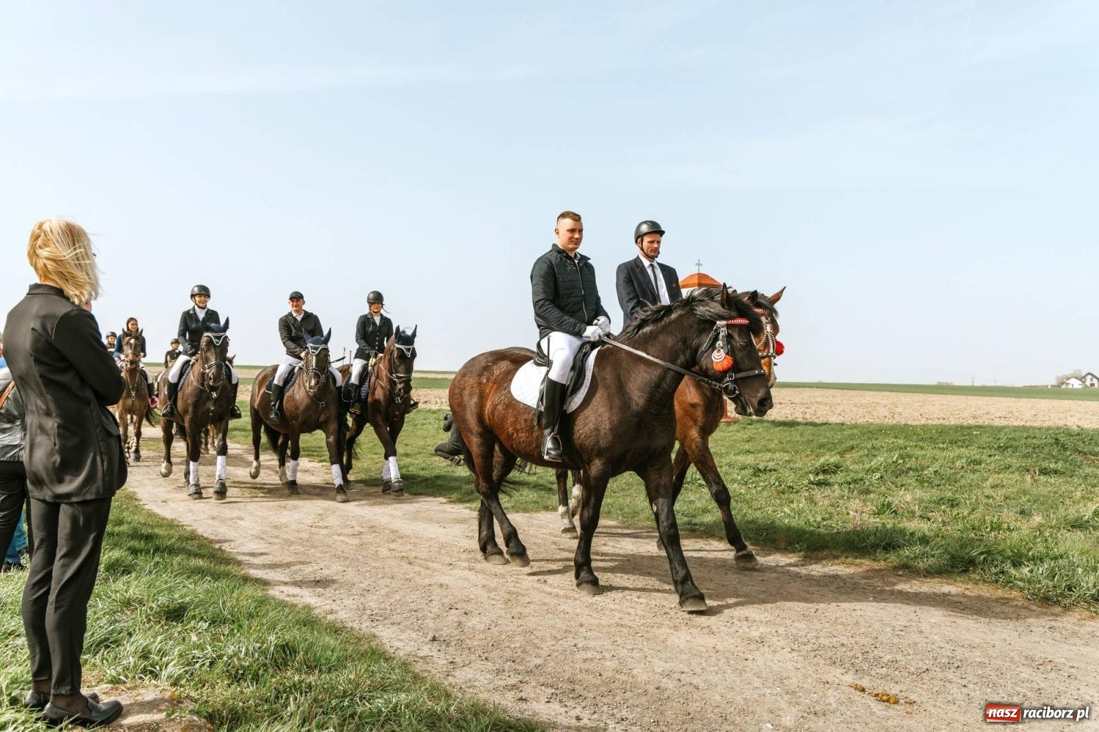 Zdjęcie w galerii na portalu naszraciborz.pl: Procesje konne w Bieńkowicach, Pietrowicach Wielkich i Sudole [FOTO] wiadomości z regionu