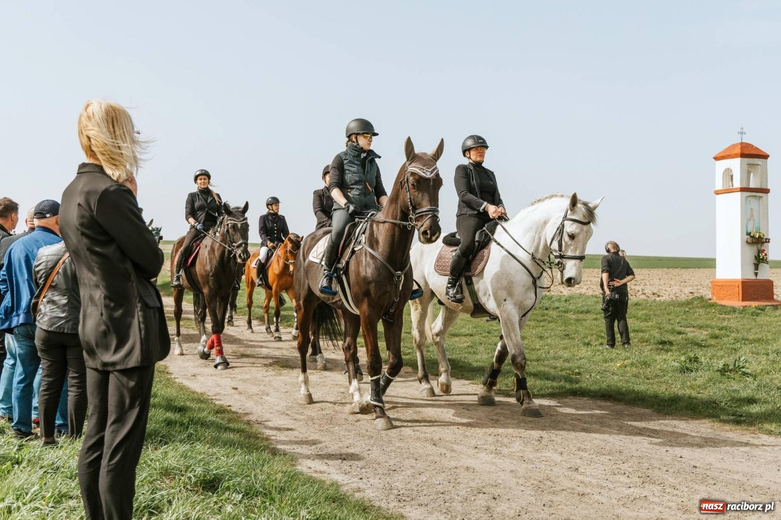 Zdjęcie w galerii na portalu naszraciborz.pl: Procesje konne w Bieńkowicach, Pietrowicach Wielkich i Sudole [FOTO] wiadomości z regionu