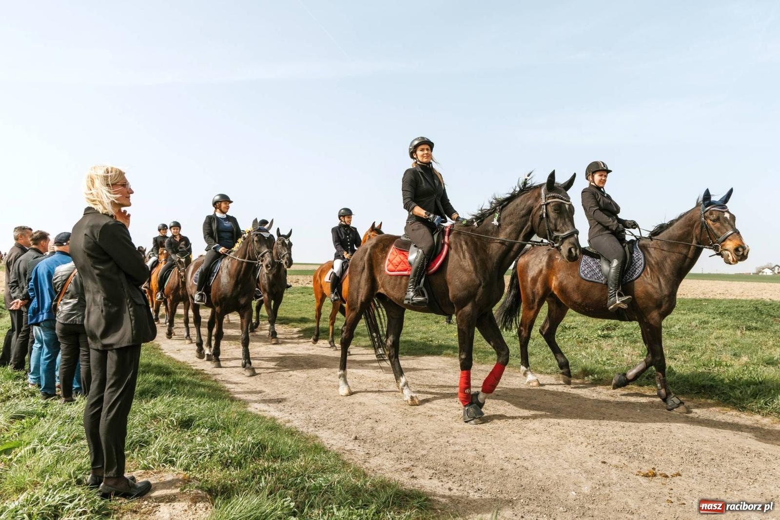 Zdjęcie w galerii na portalu naszraciborz.pl: Procesje konne w Bieńkowicach, Pietrowicach Wielkich i Sudole [FOTO] wiadomości z regionu