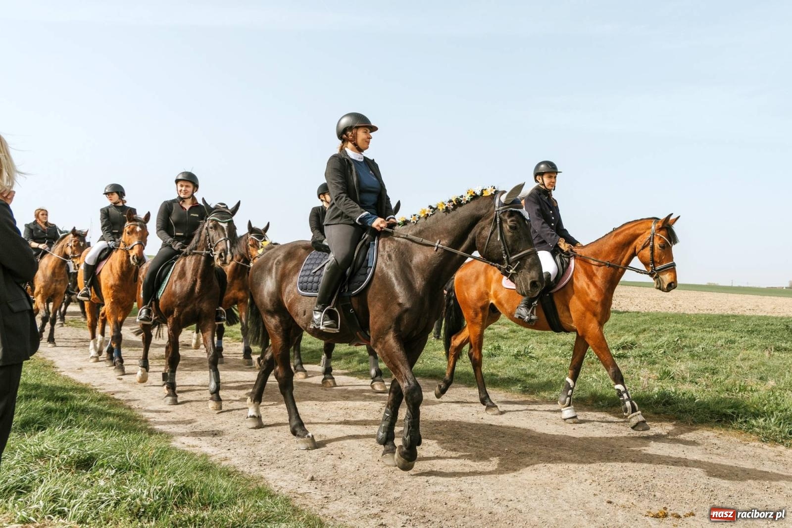 Zdjęcie w galerii na portalu naszraciborz.pl: Procesje konne w Bieńkowicach, Pietrowicach Wielkich i Sudole [FOTO] wiadomości z regionu