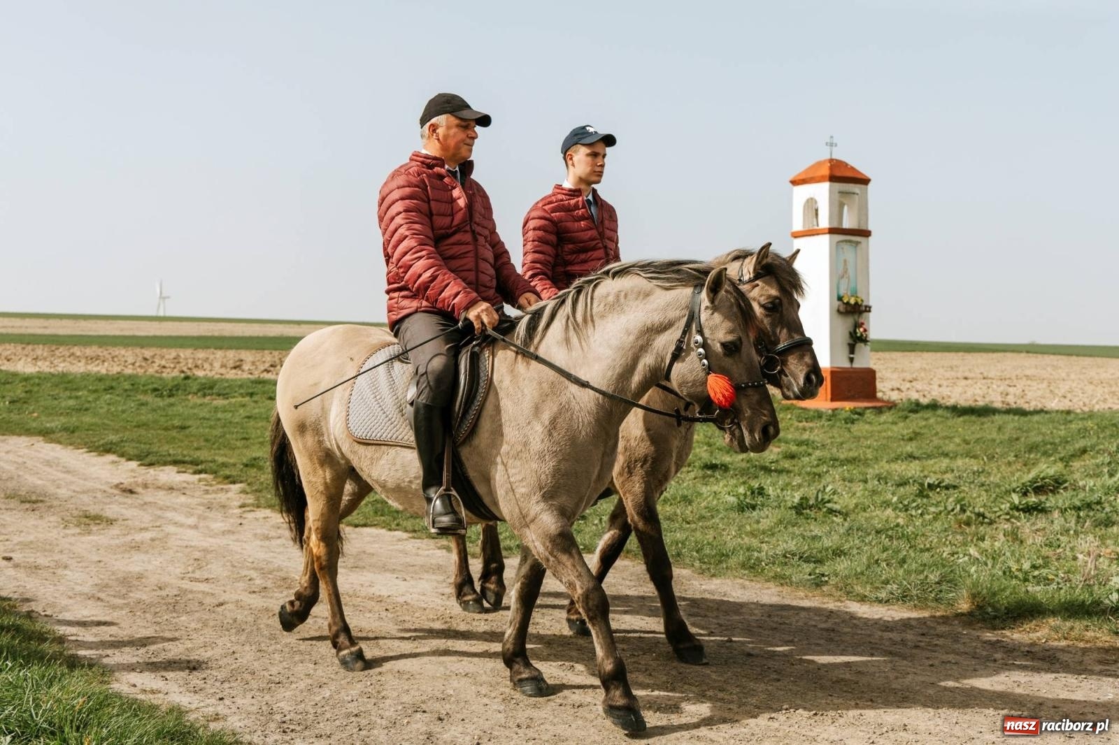Zdjęcie w galerii na portalu naszraciborz.pl: Procesje konne w Bieńkowicach, Pietrowicach Wielkich i Sudole [FOTO] wiadomości z regionu