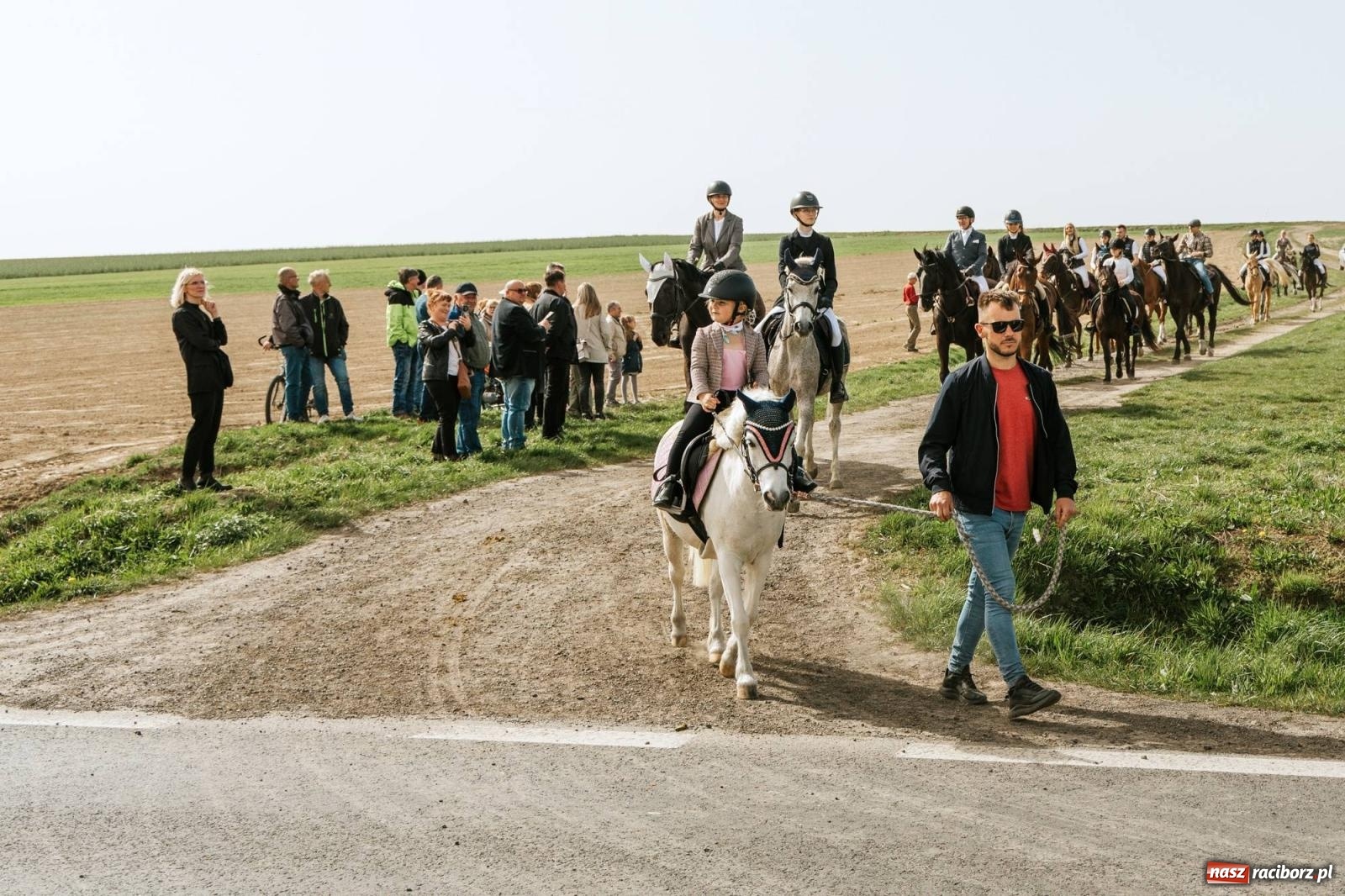 Zdjęcie w galerii na portalu naszraciborz.pl: Procesje konne w Bieńkowicach, Pietrowicach Wielkich i Sudole [FOTO] wiadomości z regionu