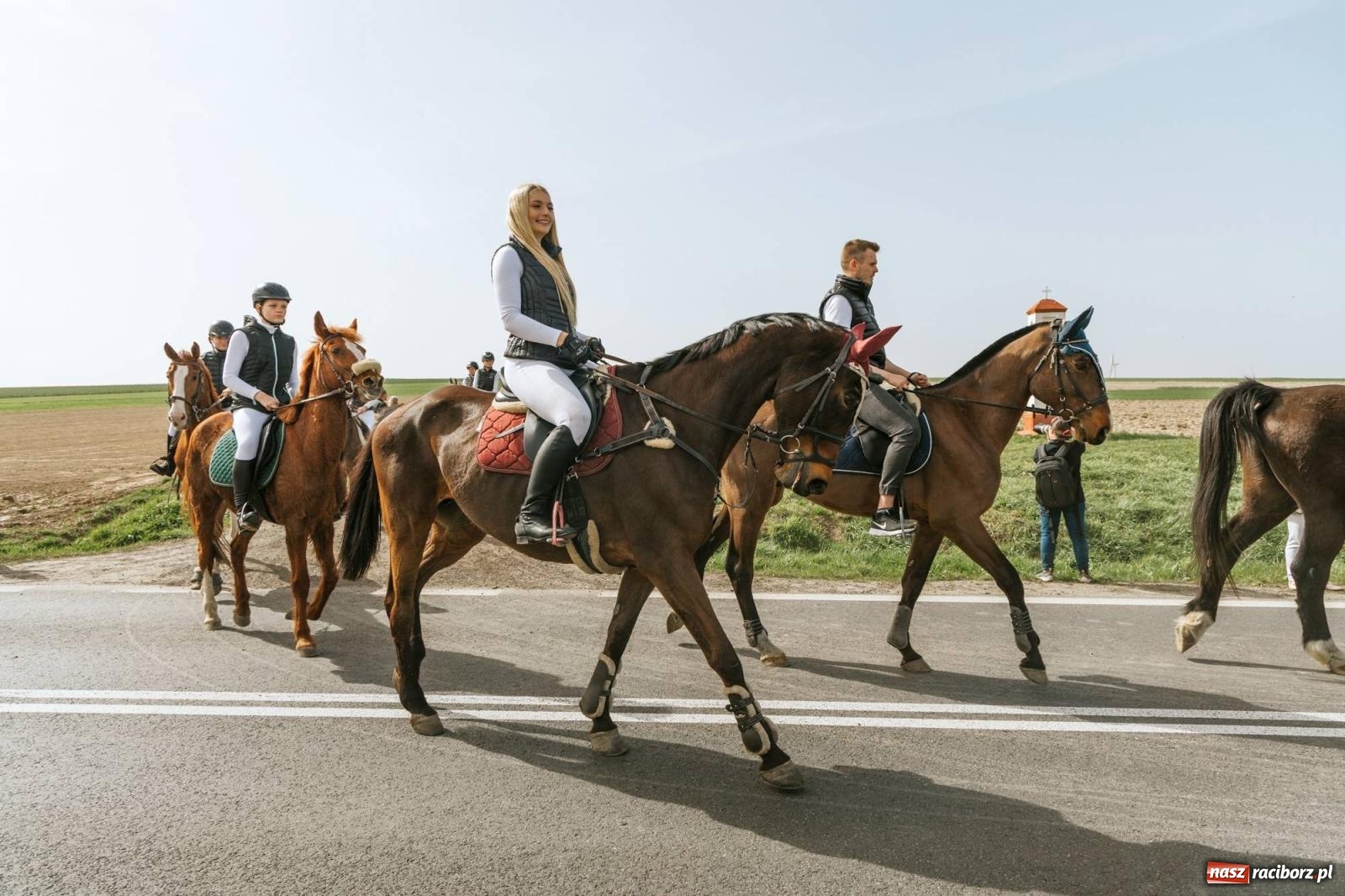 Zdjęcie w galerii na portalu naszraciborz.pl: Procesje konne w Bieńkowicach, Pietrowicach Wielkich i Sudole [FOTO] wiadomości z regionu