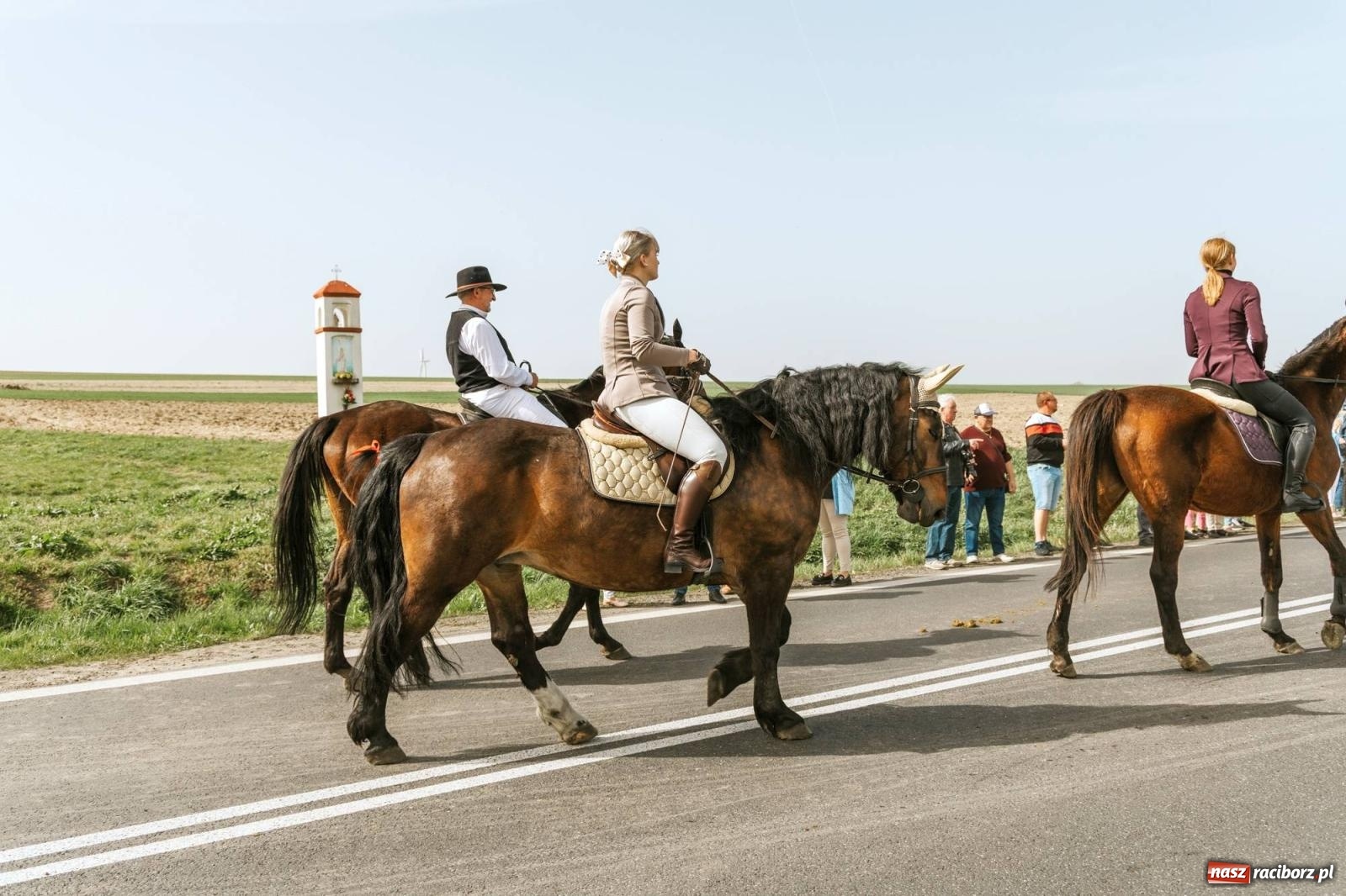 Zdjęcie w galerii na portalu naszraciborz.pl: Procesje konne w Bieńkowicach, Pietrowicach Wielkich i Sudole [FOTO] wiadomości z regionu