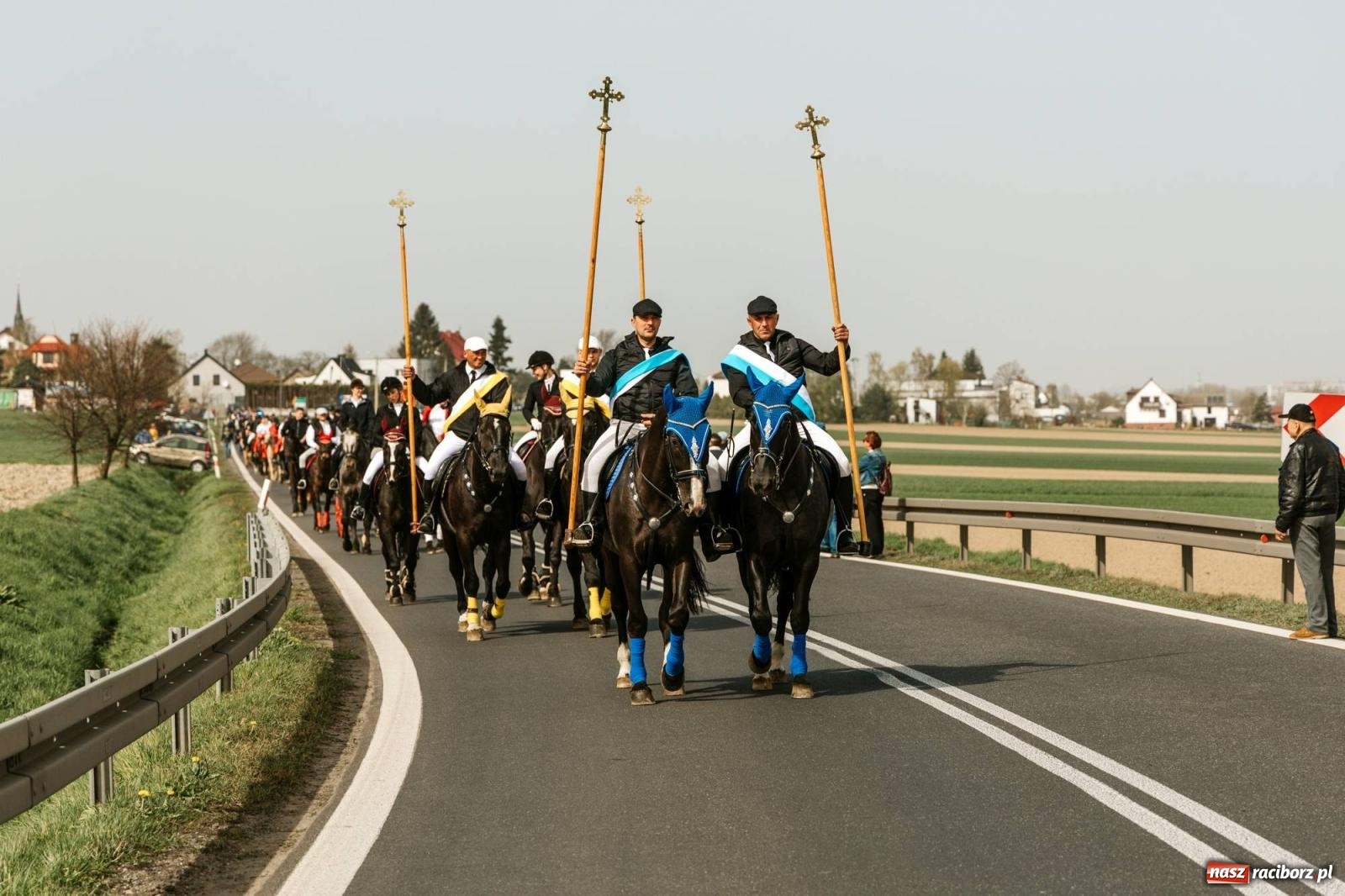 Zdjęcie w galerii na portalu naszraciborz.pl: Procesje konne w Bieńkowicach, Pietrowicach Wielkich i Sudole [FOTO] wiadomości z regionu