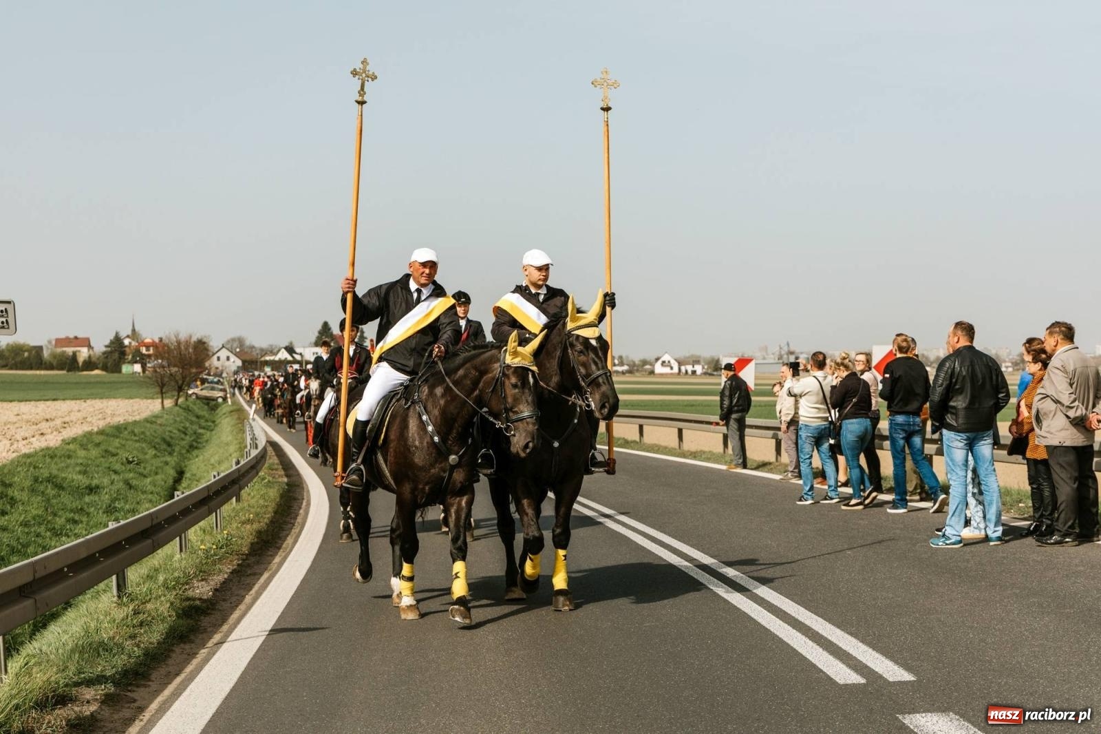 Zdjęcie w galerii na portalu naszraciborz.pl: Procesje konne w Bieńkowicach, Pietrowicach Wielkich i Sudole [FOTO] wiadomości z regionu