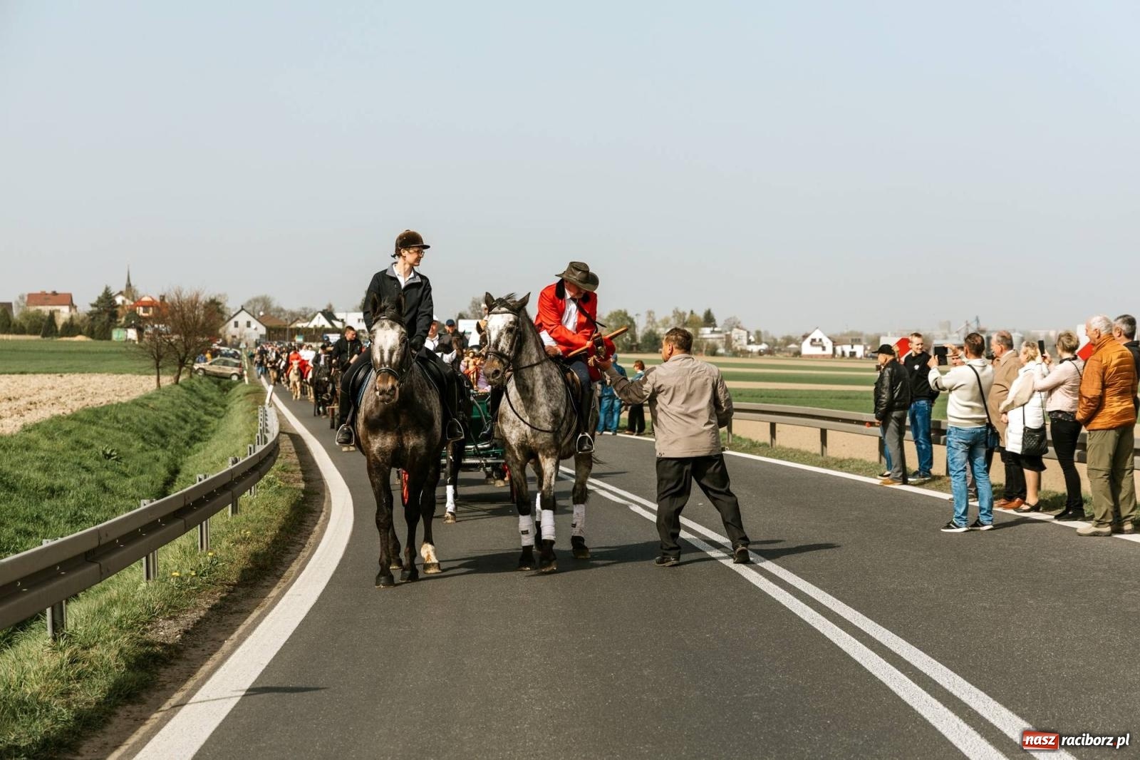 Zdjęcie w galerii na portalu naszraciborz.pl: Procesje konne w Bieńkowicach, Pietrowicach Wielkich i Sudole [FOTO] wiadomości z regionu