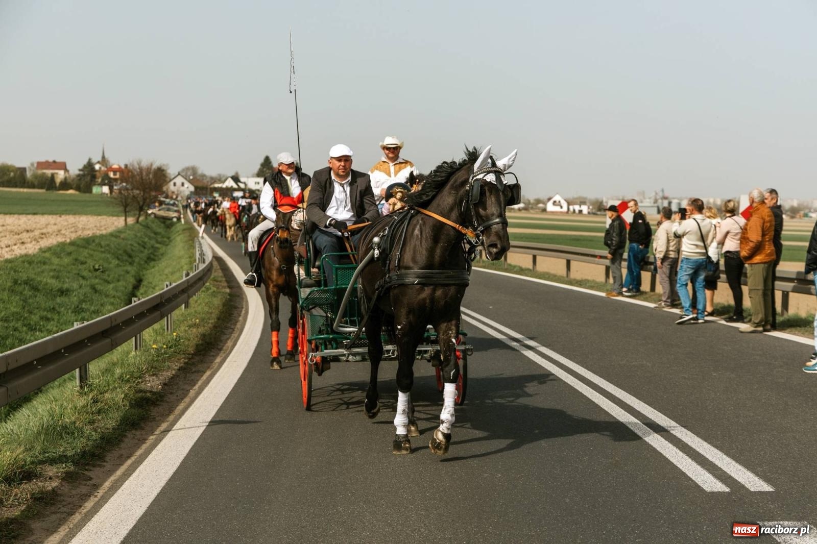 Zdjęcie w galerii na portalu naszraciborz.pl: Procesje konne w Bieńkowicach, Pietrowicach Wielkich i Sudole [FOTO] wiadomości z regionu