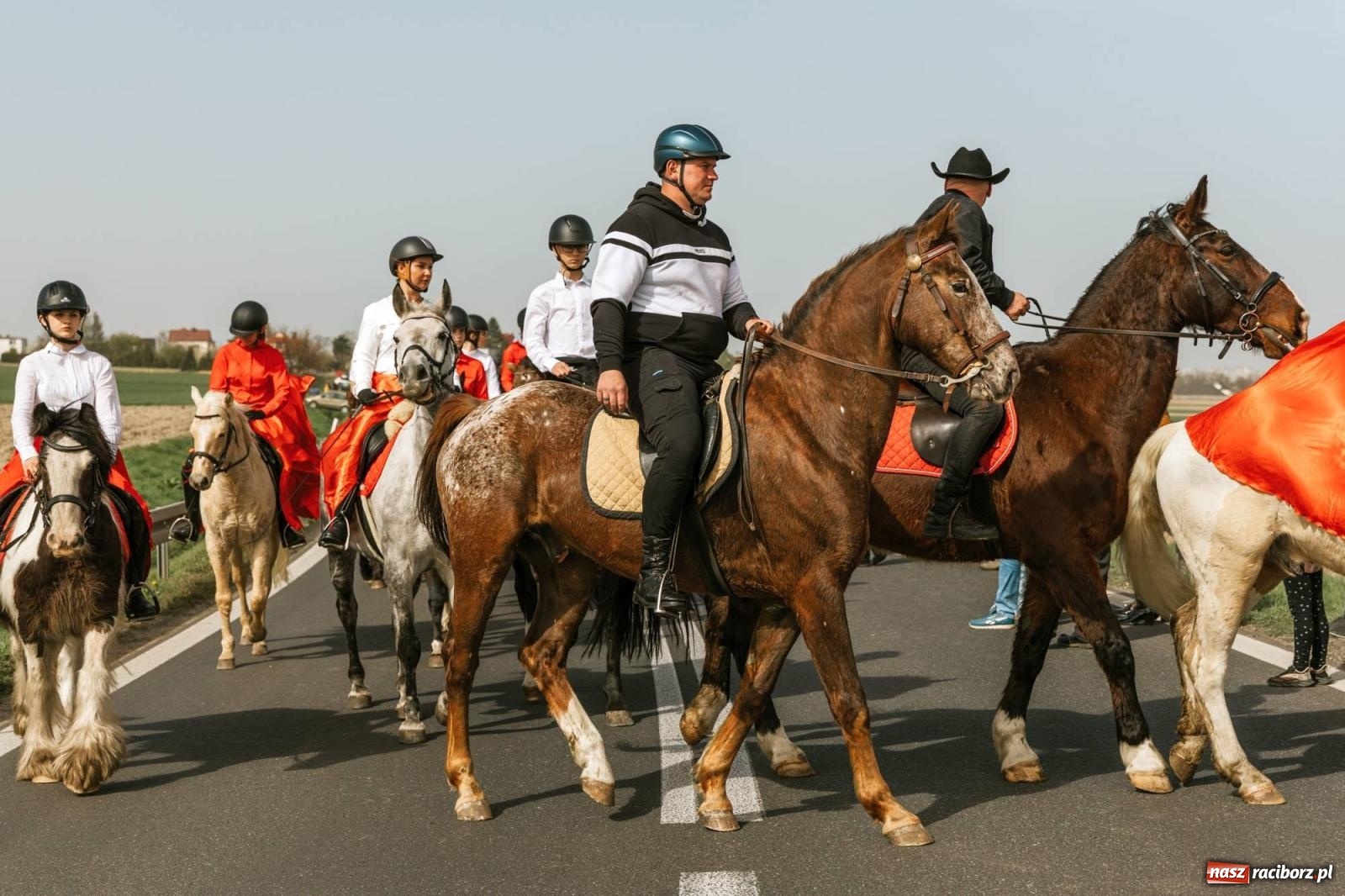 Zdjęcie w galerii na portalu naszraciborz.pl: Procesje konne w Bieńkowicach, Pietrowicach Wielkich i Sudole [FOTO] wiadomości z regionu
