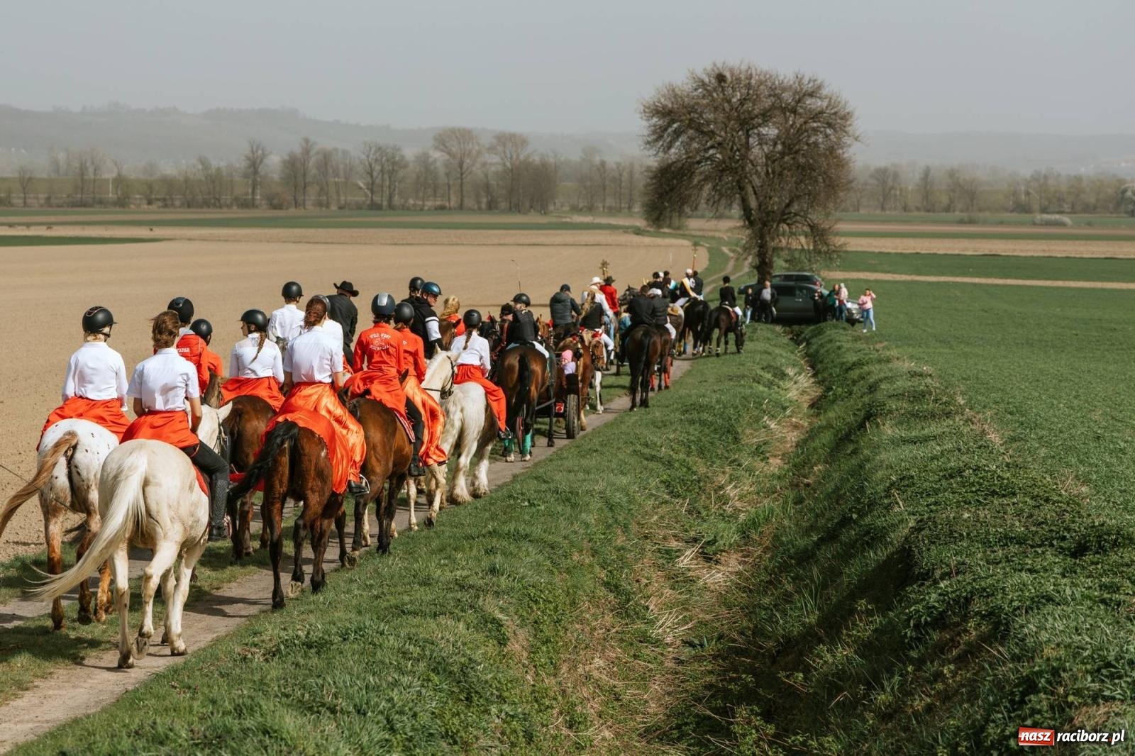 Zdjęcie w galerii na portalu naszraciborz.pl: Procesje konne w Bieńkowicach, Pietrowicach Wielkich i Sudole [FOTO] wiadomości z regionu