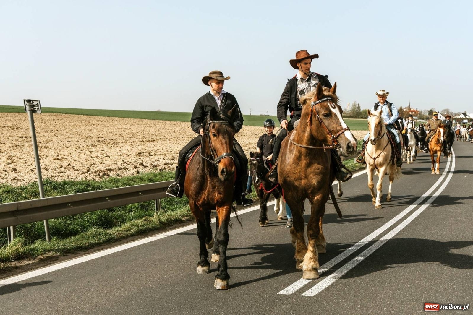 Zdjęcie w galerii na portalu naszraciborz.pl: Procesje konne w Bieńkowicach, Pietrowicach Wielkich i Sudole [FOTO] wiadomości z regionu