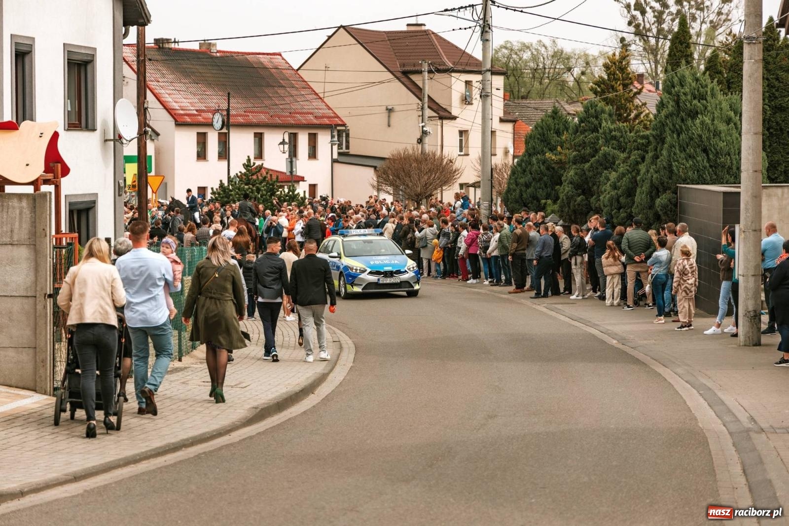 Zdjęcie w galerii na portalu naszraciborz.pl: Procesje konne w Bieńkowicach, Pietrowicach Wielkich i Sudole [FOTO] wiadomości z regionu