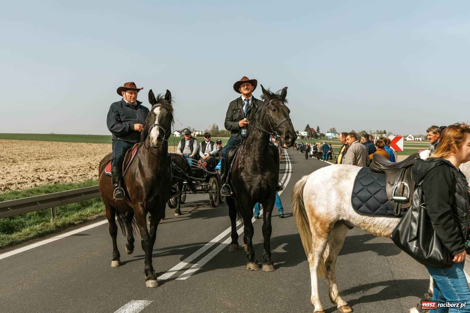 Zdjęcie w galerii na portalu naszraciborz.pl: Procesje konne w Bieńkowicach, Pietrowicach Wielkich i Sudole [FOTO] wiadomości z regionu