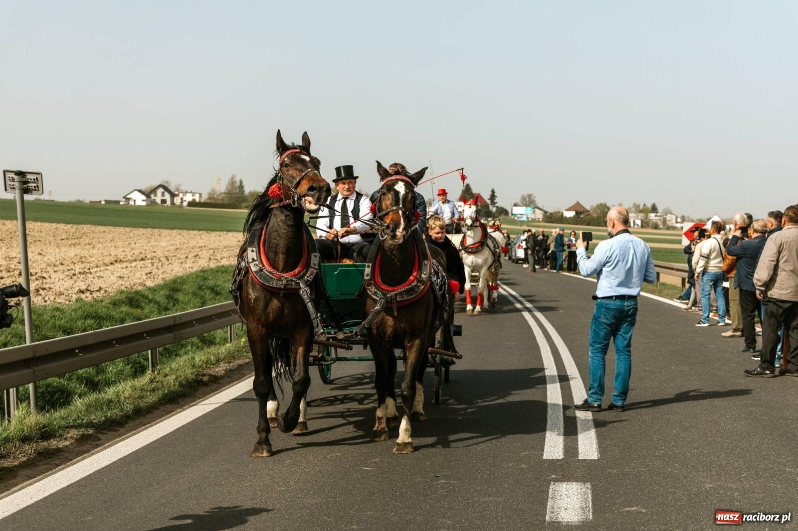 Zdjęcie w galerii na portalu naszraciborz.pl: Procesje konne w Bieńkowicach, Pietrowicach Wielkich i Sudole [FOTO] wiadomości z regionu
