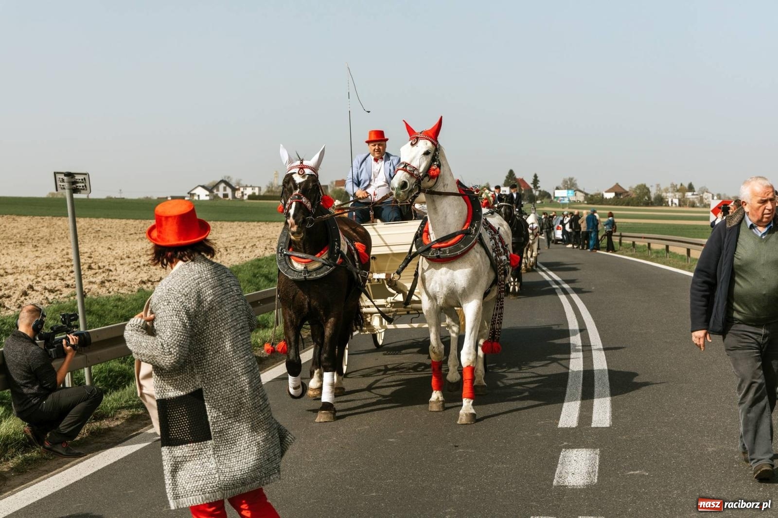 Zdjęcie w galerii na portalu naszraciborz.pl: Procesje konne w Bieńkowicach, Pietrowicach Wielkich i Sudole [FOTO] wiadomości z regionu
