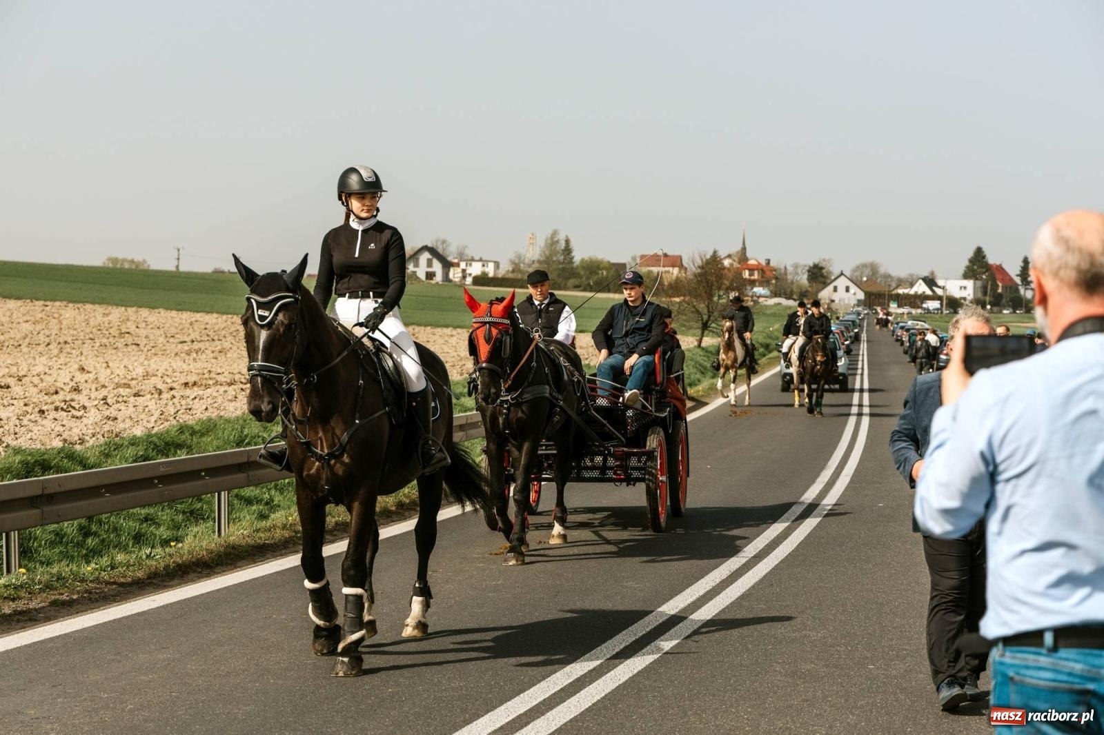 Zdjęcie w galerii na portalu naszraciborz.pl: Procesje konne w Bieńkowicach, Pietrowicach Wielkich i Sudole [FOTO] wiadomości z regionu