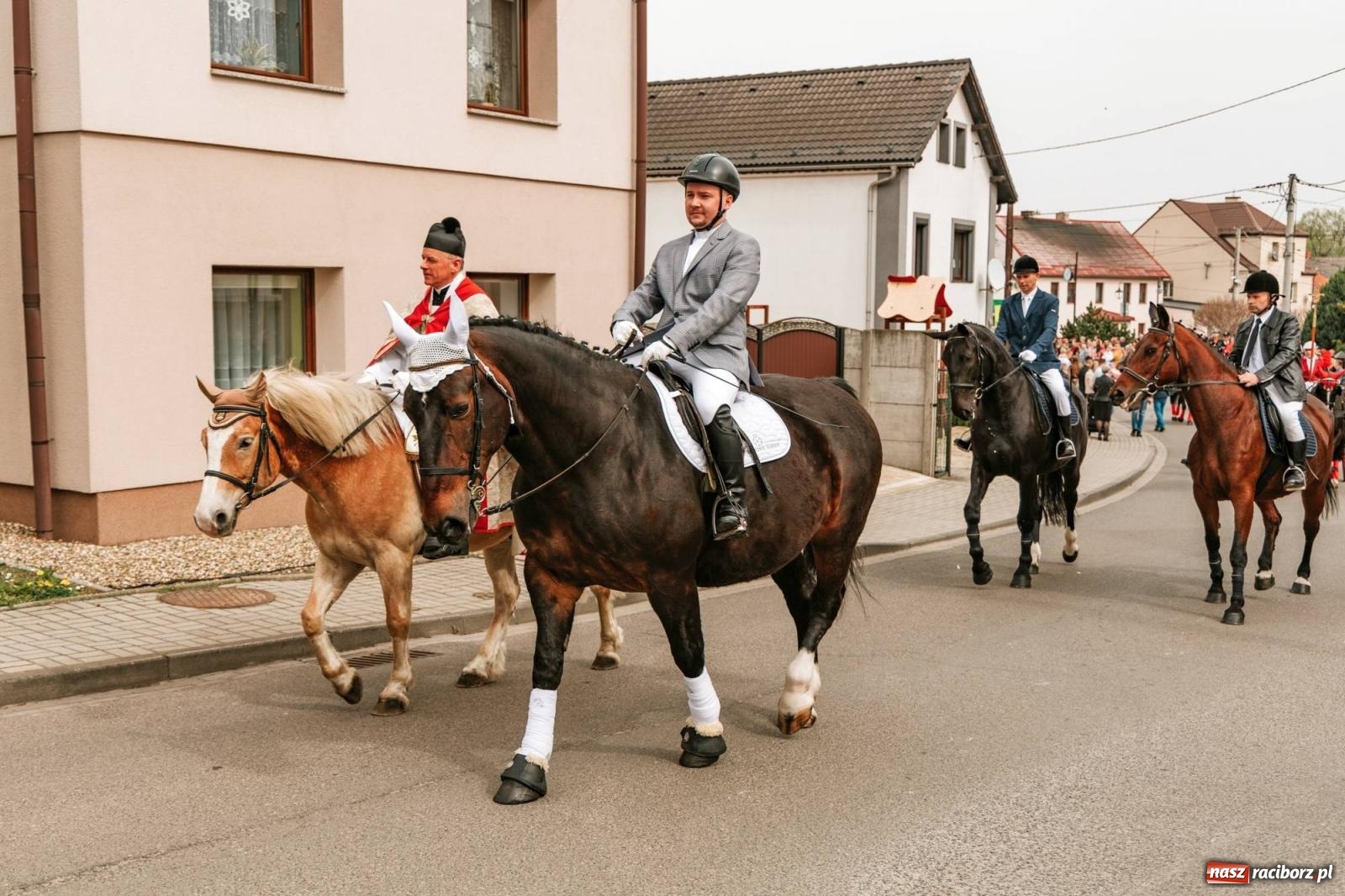 Zdjęcie w galerii na portalu naszraciborz.pl: Procesje konne w Bieńkowicach, Pietrowicach Wielkich i Sudole [FOTO] wiadomości z regionu
