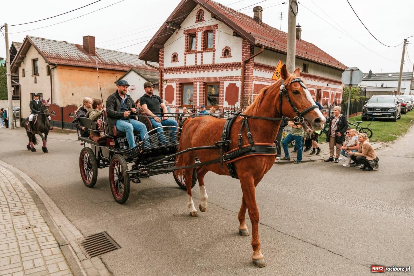 Zdjęcie w galerii na portalu naszraciborz.pl: Procesje konne w Bieńkowicach, Pietrowicach Wielkich i Sudole [FOTO] wiadomości z regionu