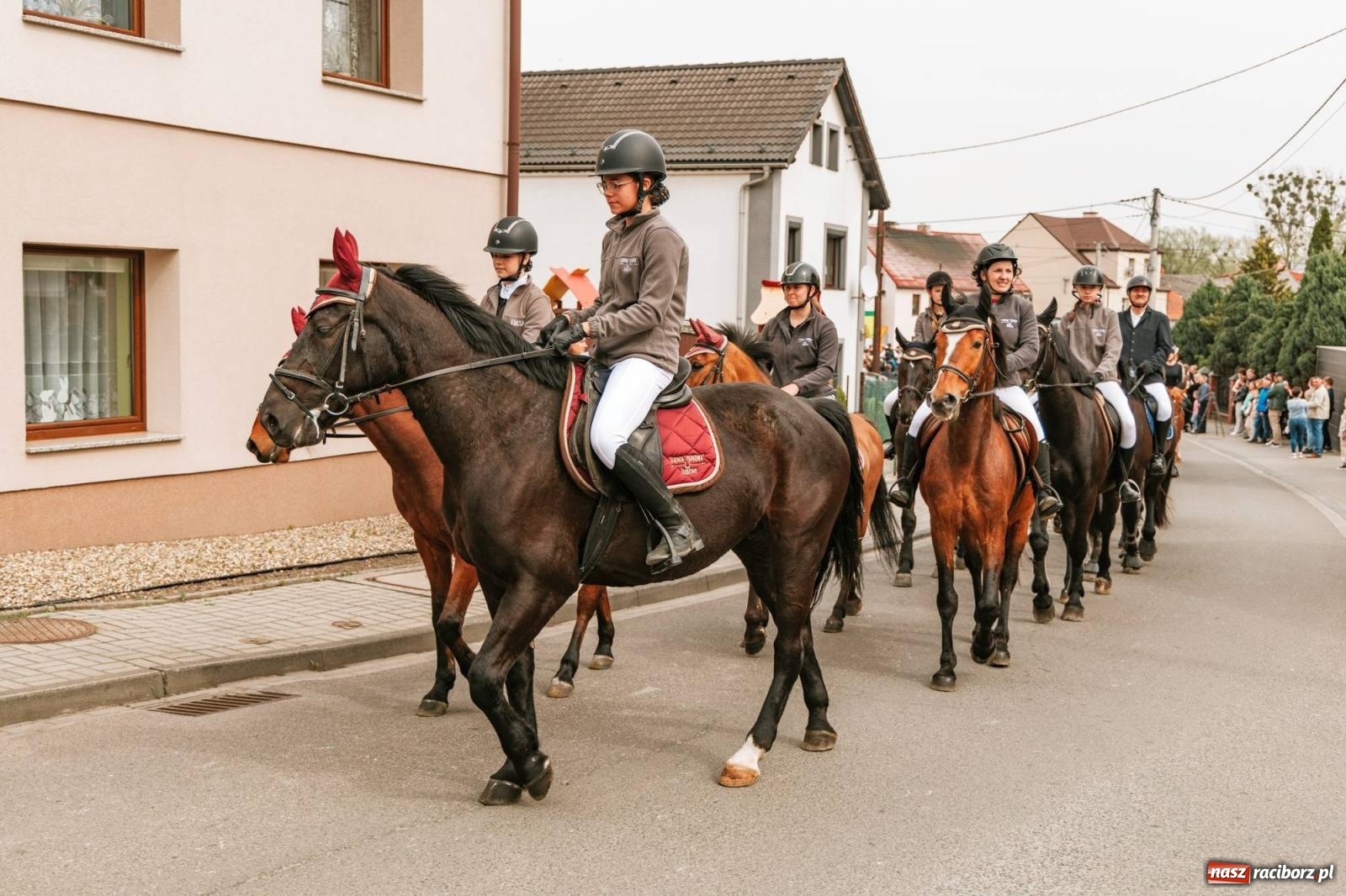 Zdjęcie w galerii na portalu naszraciborz.pl: Procesje konne w Bieńkowicach, Pietrowicach Wielkich i Sudole [FOTO] wiadomości z regionu