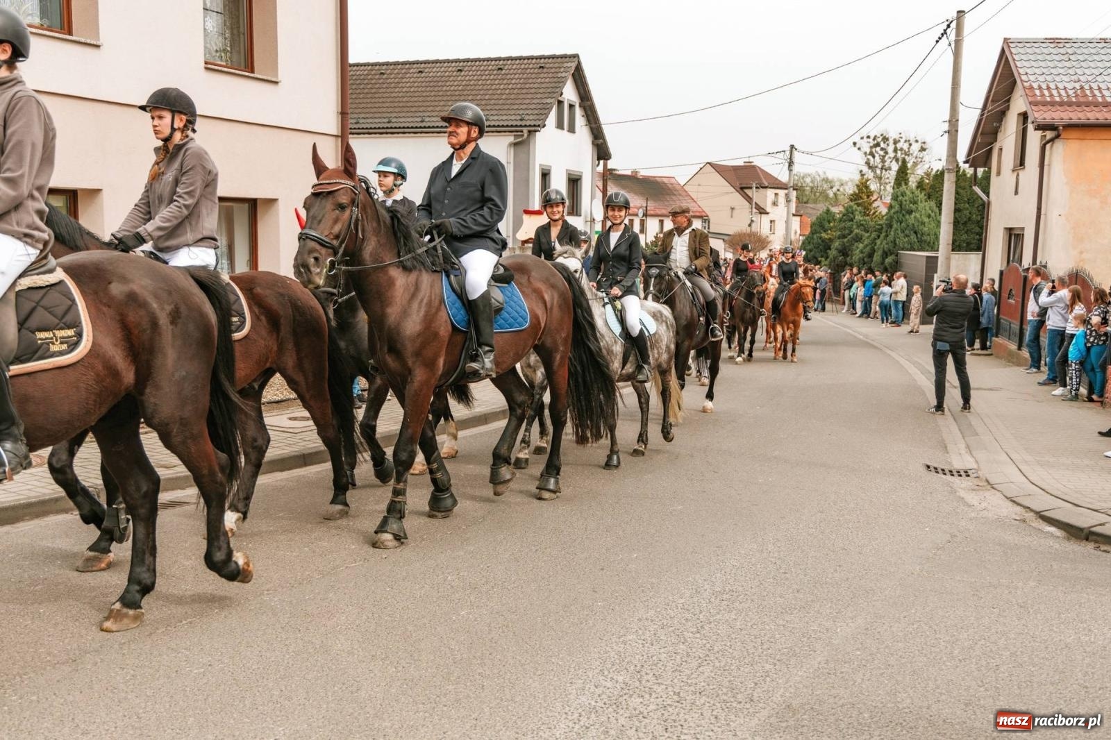 Zdjęcie w galerii na portalu naszraciborz.pl: Procesje konne w Bieńkowicach, Pietrowicach Wielkich i Sudole [FOTO] wiadomości z regionu