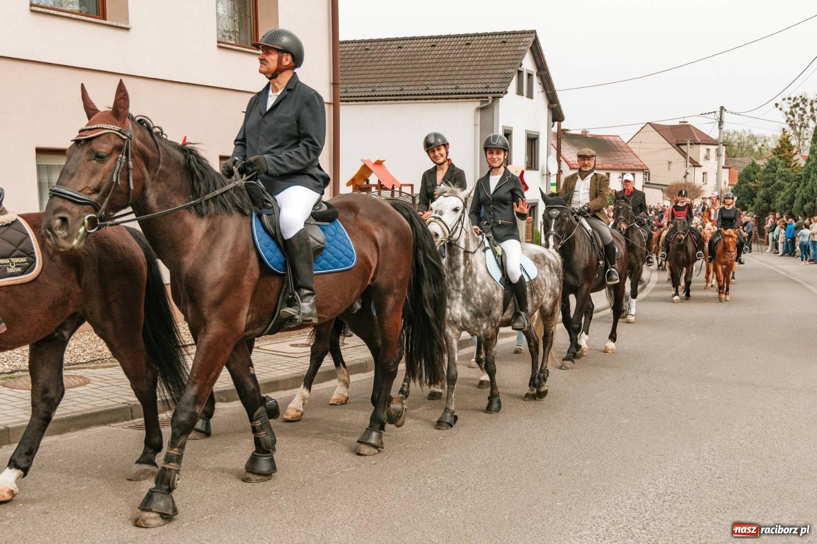Zdjęcie w galerii na portalu naszraciborz.pl: Procesje konne w Bieńkowicach, Pietrowicach Wielkich i Sudole [FOTO] wiadomości z regionu