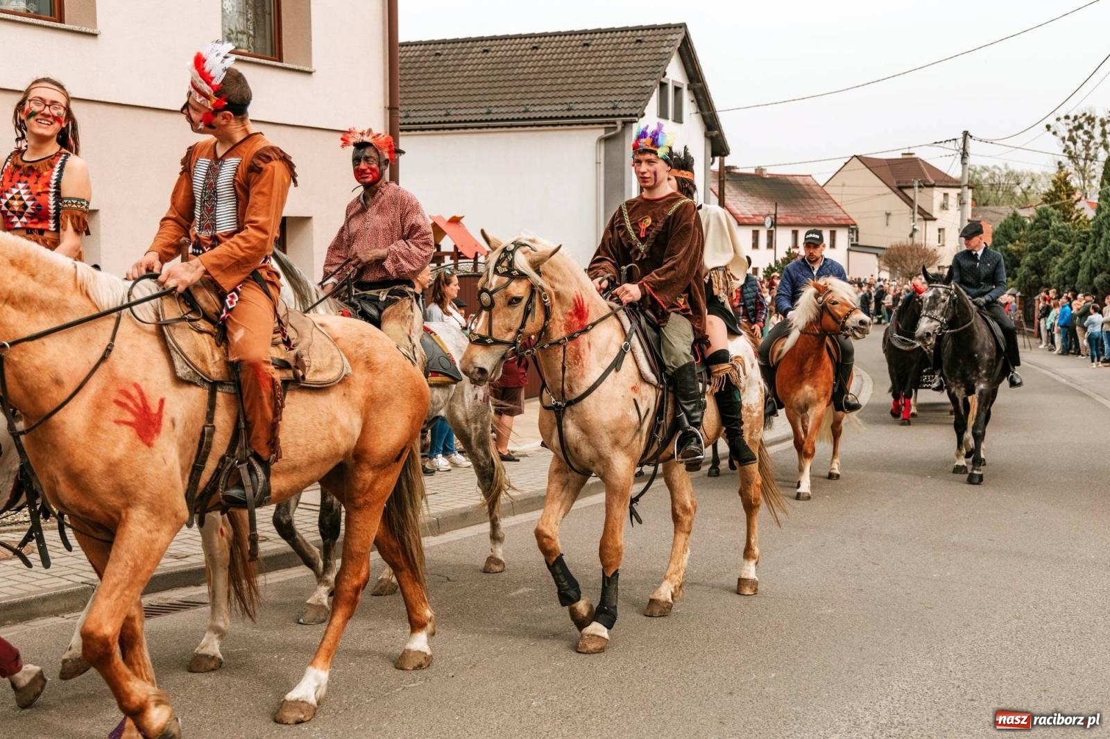 Zdjęcie w galerii na portalu naszraciborz.pl: Procesje konne w Bieńkowicach, Pietrowicach Wielkich i Sudole [FOTO] wiadomości z regionu