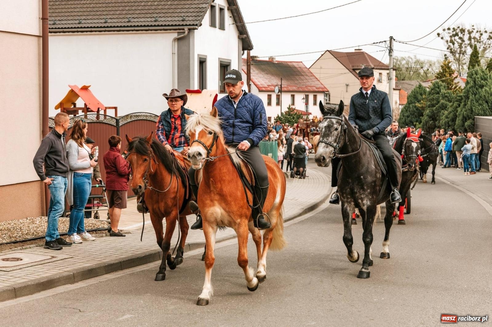 Zdjęcie w galerii na portalu naszraciborz.pl: Procesje konne w Bieńkowicach, Pietrowicach Wielkich i Sudole [FOTO] wiadomości z regionu