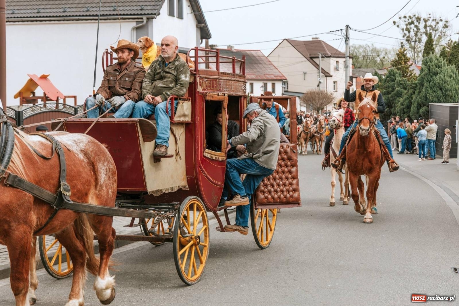 Zdjęcie w galerii na portalu naszraciborz.pl: Procesje konne w Bieńkowicach, Pietrowicach Wielkich i Sudole [FOTO] wiadomości z regionu
