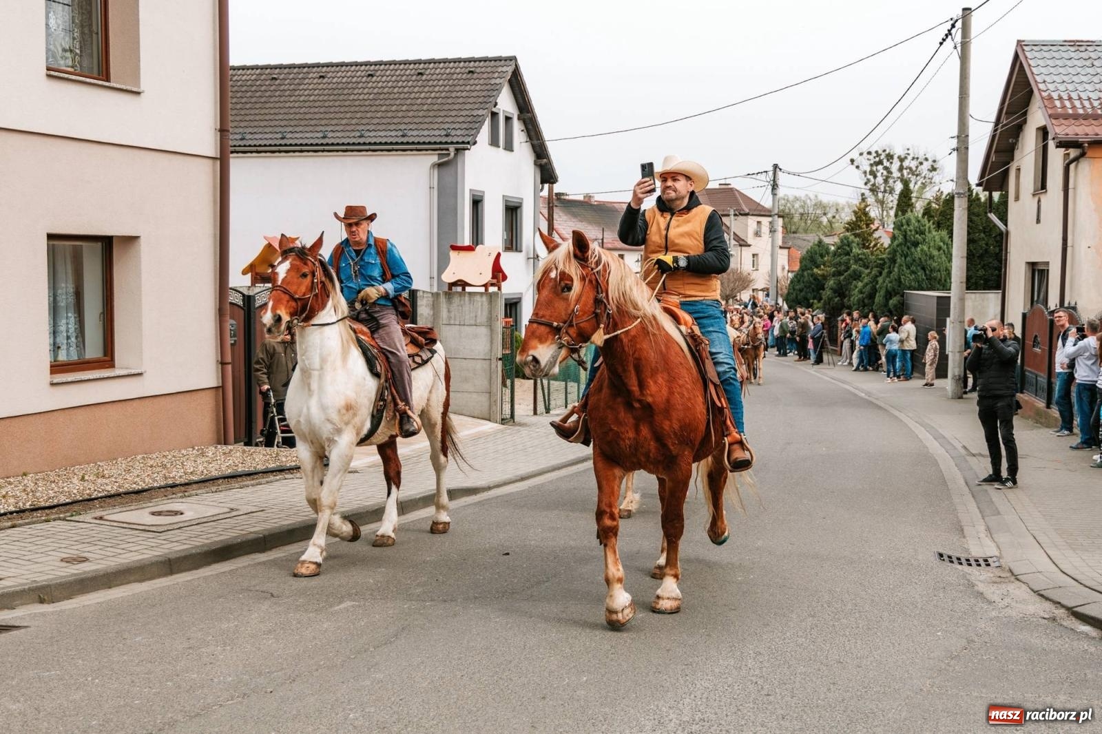 Zdjęcie w galerii na portalu naszraciborz.pl: Procesje konne w Bieńkowicach, Pietrowicach Wielkich i Sudole [FOTO] wiadomości z regionu