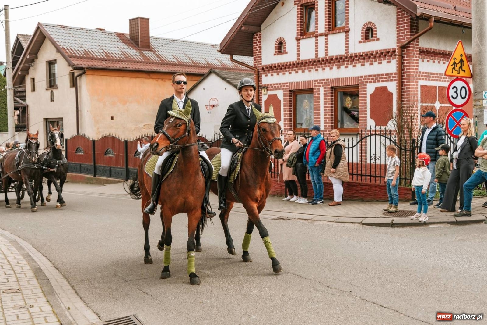 Zdjęcie w galerii na portalu naszraciborz.pl: Procesje konne w Bieńkowicach, Pietrowicach Wielkich i Sudole [FOTO] wiadomości z regionu