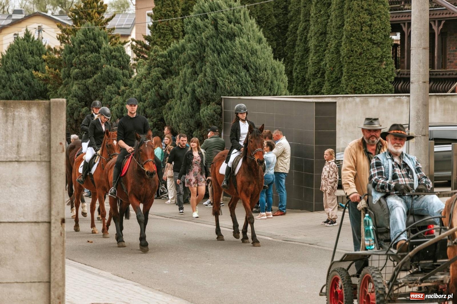 Zdjęcie w galerii na portalu naszraciborz.pl: Procesje konne w Bieńkowicach, Pietrowicach Wielkich i Sudole [FOTO] wiadomości z regionu