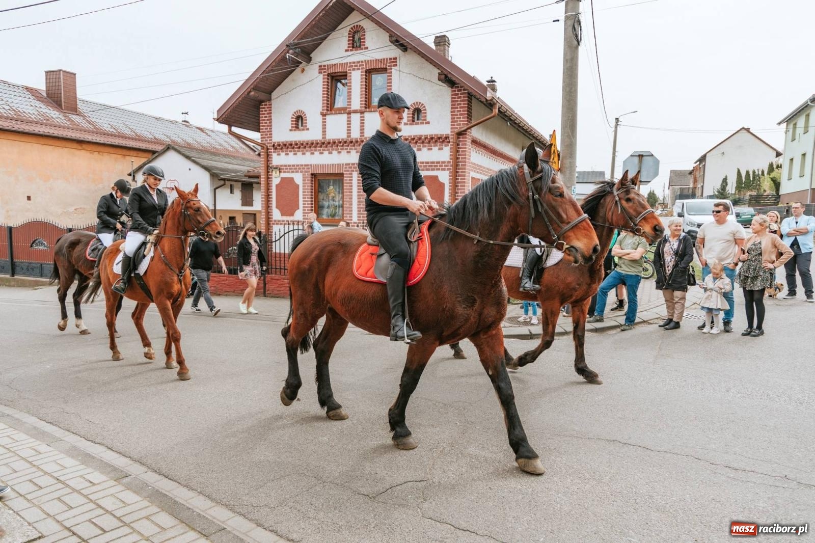 Zdjęcie w galerii na portalu naszraciborz.pl: Procesje konne w Bieńkowicach, Pietrowicach Wielkich i Sudole [FOTO] wiadomości z regionu