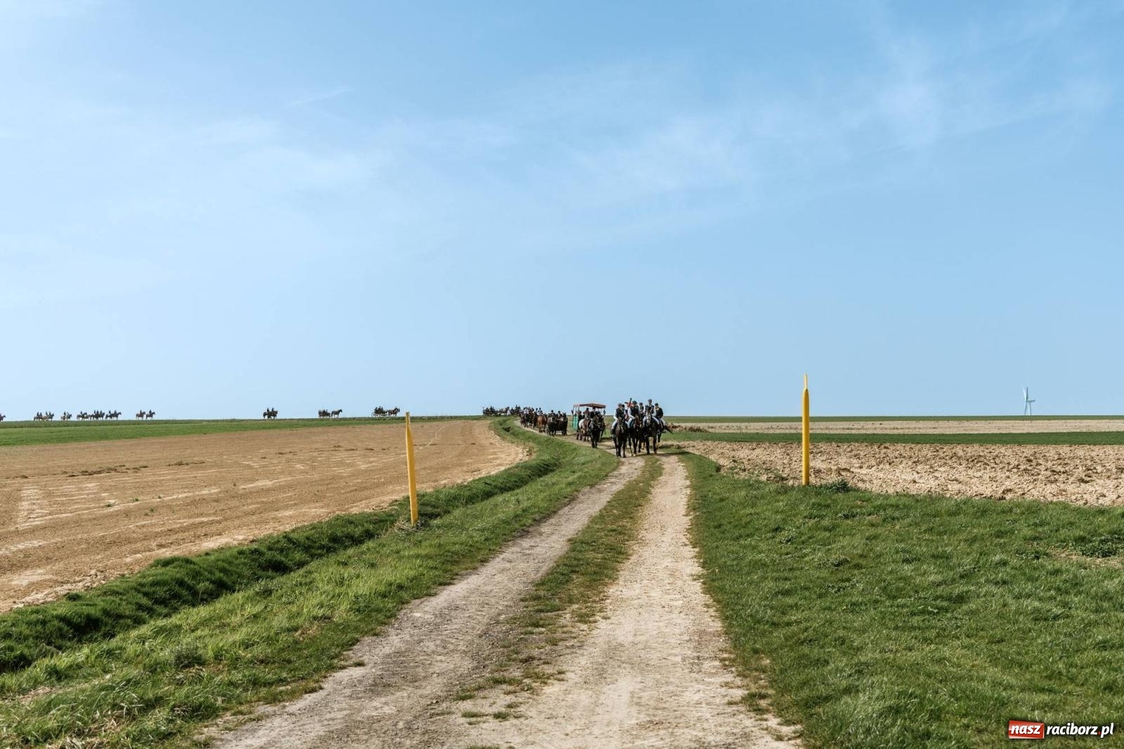 Zdjęcie w galerii na portalu naszraciborz.pl: Procesje konne w Bieńkowicach, Pietrowicach Wielkich i Sudole [FOTO] wiadomości z regionu