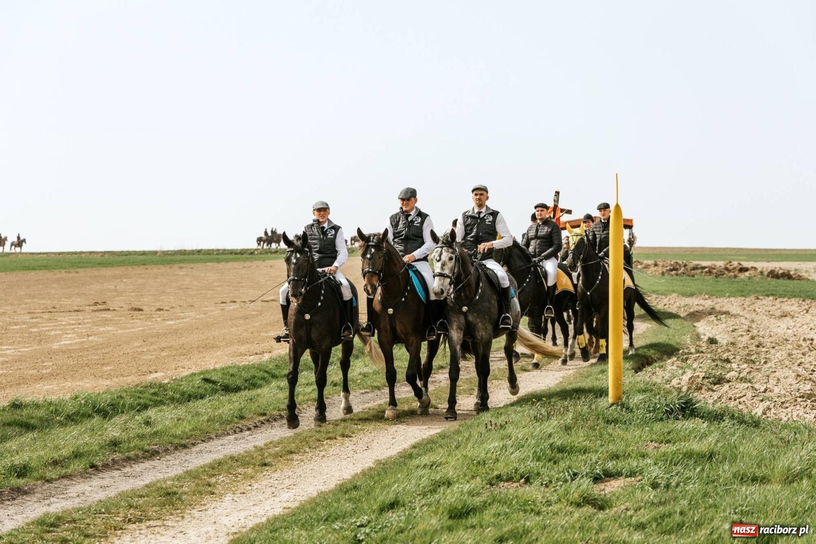Zdjęcie w galerii na portalu naszraciborz.pl: Procesje konne w Bieńkowicach, Pietrowicach Wielkich i Sudole [FOTO] wiadomości z regionu
