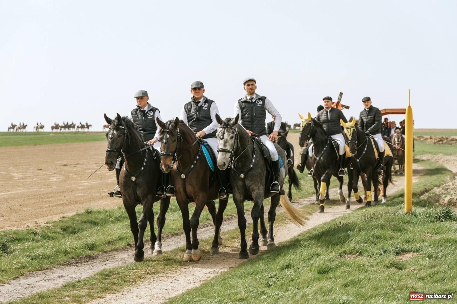 Zdjęcie w galerii na portalu naszraciborz.pl: Procesje konne w Bieńkowicach, Pietrowicach Wielkich i Sudole [FOTO] wiadomości z regionu