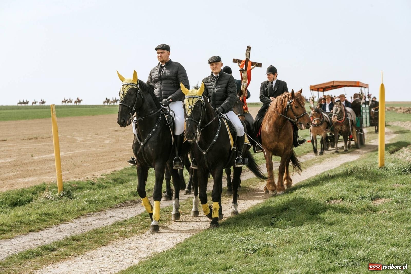 Zdjęcie w galerii na portalu naszraciborz.pl: Procesje konne w Bieńkowicach, Pietrowicach Wielkich i Sudole [FOTO] wiadomości z regionu